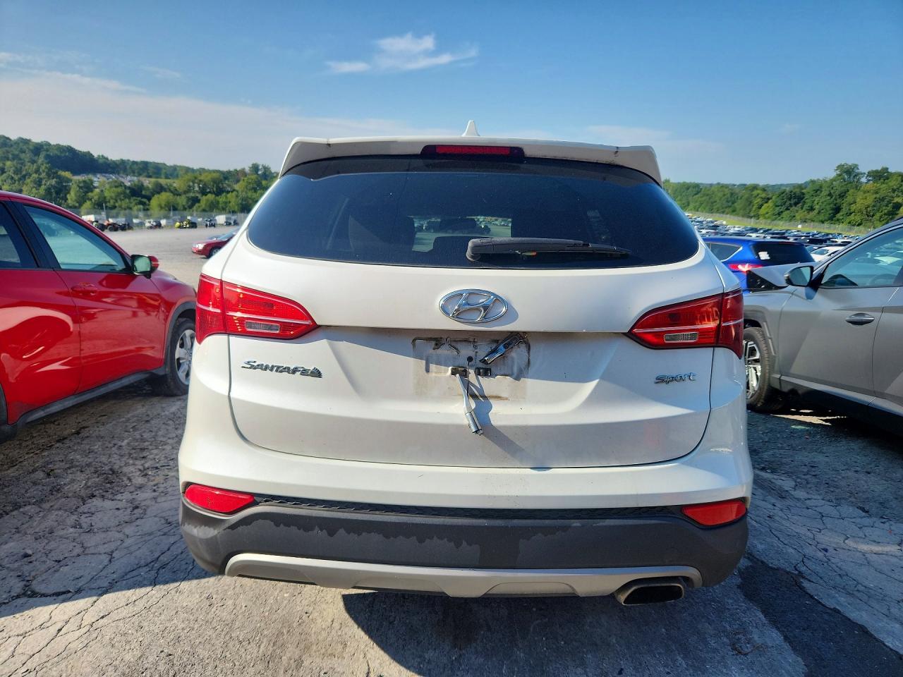 2013 Hyundai Santa Fe Sport 2.4l White vin: 5XYZU3LB5DG005530