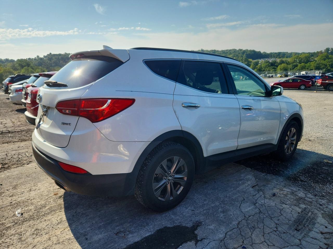 2013 Hyundai Santa Fe Sport 2.4l White vin: 5XYZU3LB5DG005530