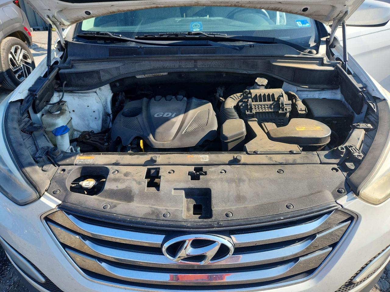 2013 Hyundai Santa Fe Sport 2.4l White vin: 5XYZU3LB5DG005530