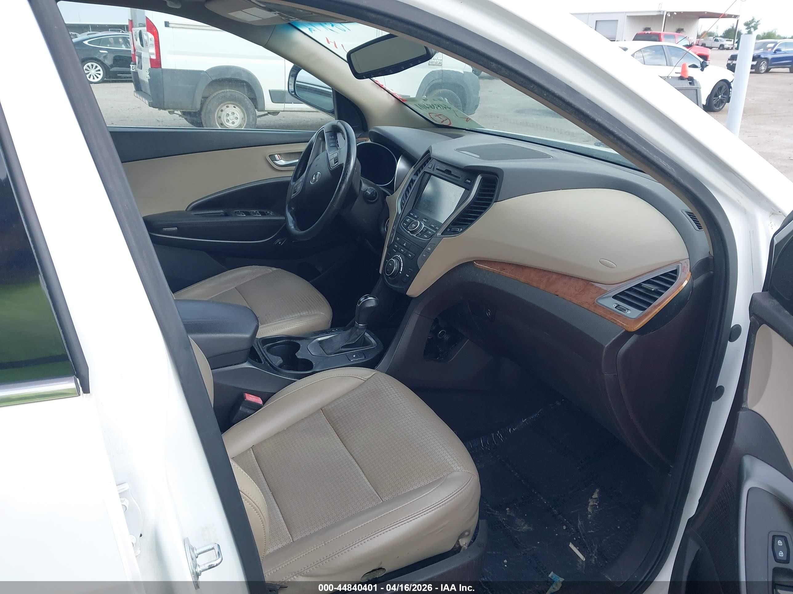 2013 Hyundai Santa Fe Sport Белый vin: 5XYZU3LB5DG123142