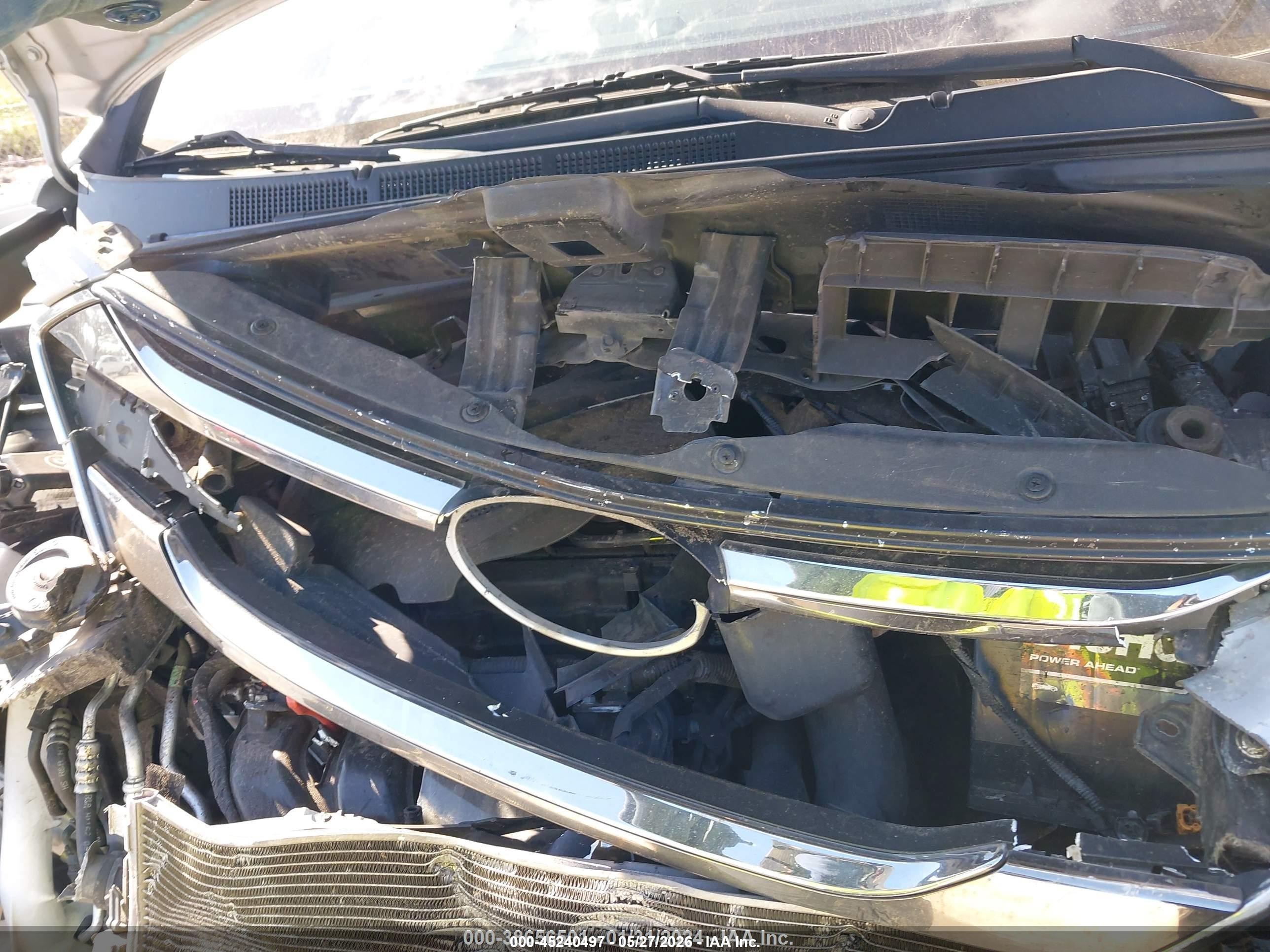 2014 Hyundai Santa Fe Sport 2.4l Silver vin: 5XYZU3LB5EG182788