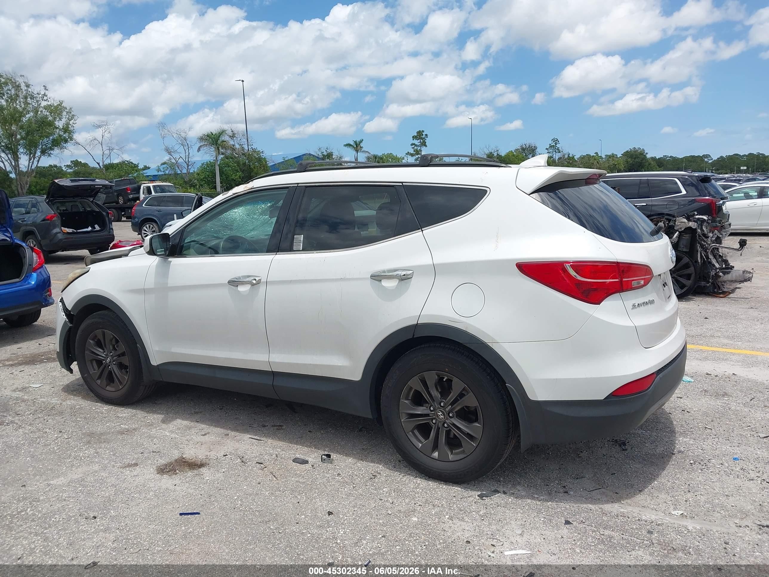 2014 Hyundai Santa Fe Sport 2.4l White vin: 5XYZU3LB5EG215207