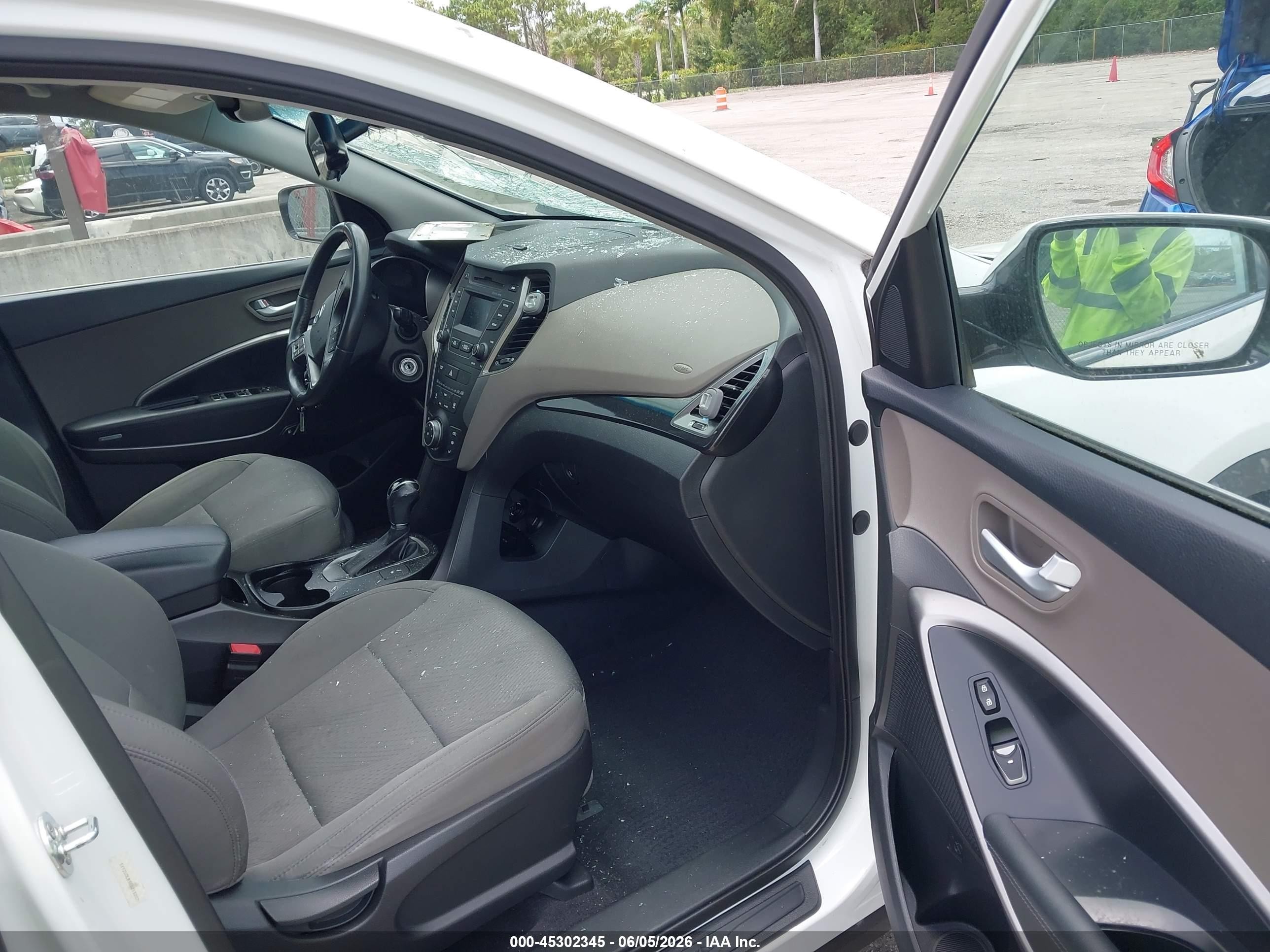 2014 Hyundai Santa Fe Sport 2.4l White vin: 5XYZU3LB5EG215207