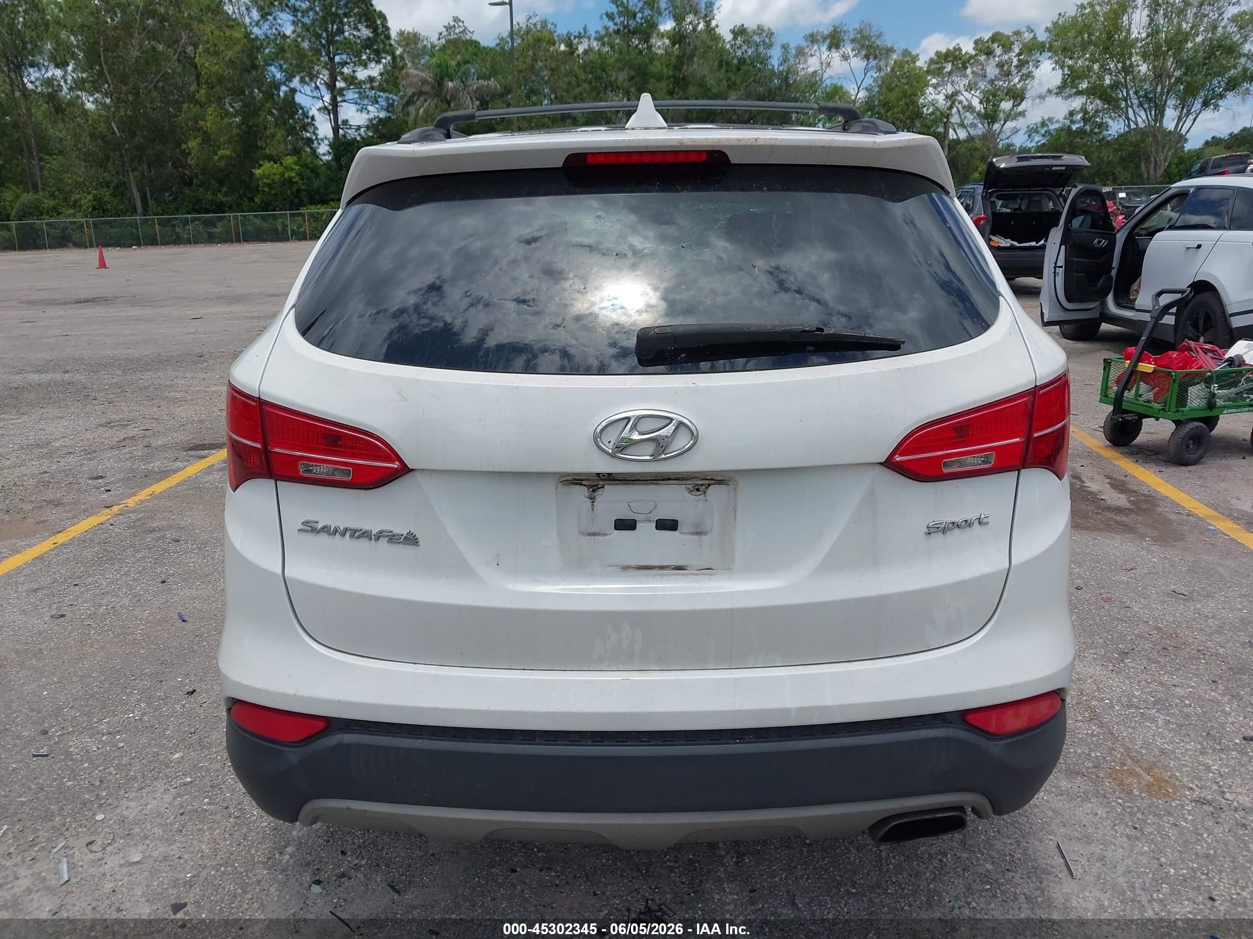 2014 Hyundai Santa Fe Sport 2.4l White vin: 5XYZU3LB5EG215207