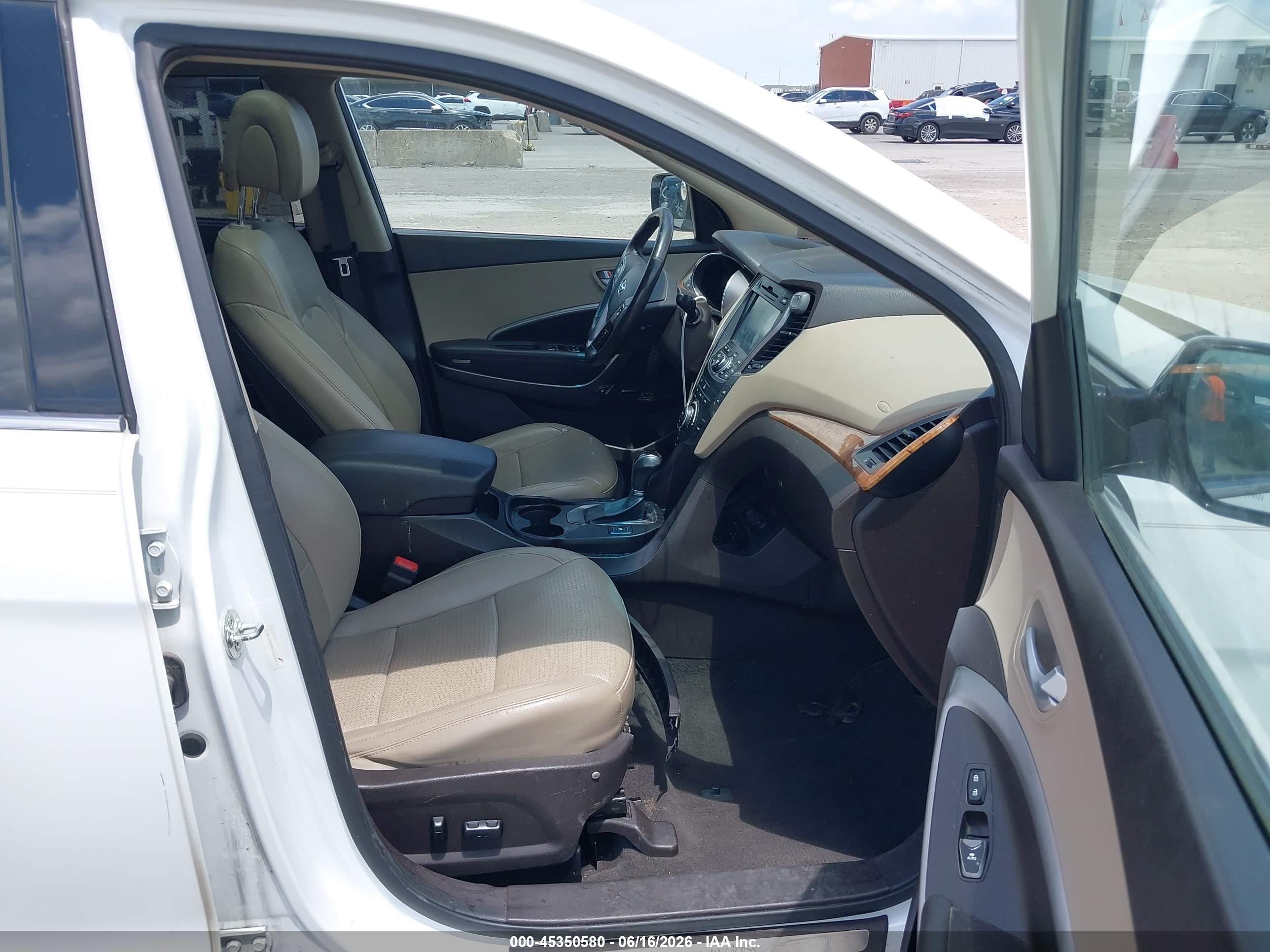 2015 Hyundai Santa Fe Sport 2.4l Белый vin: 5XYZU3LB5FG264909