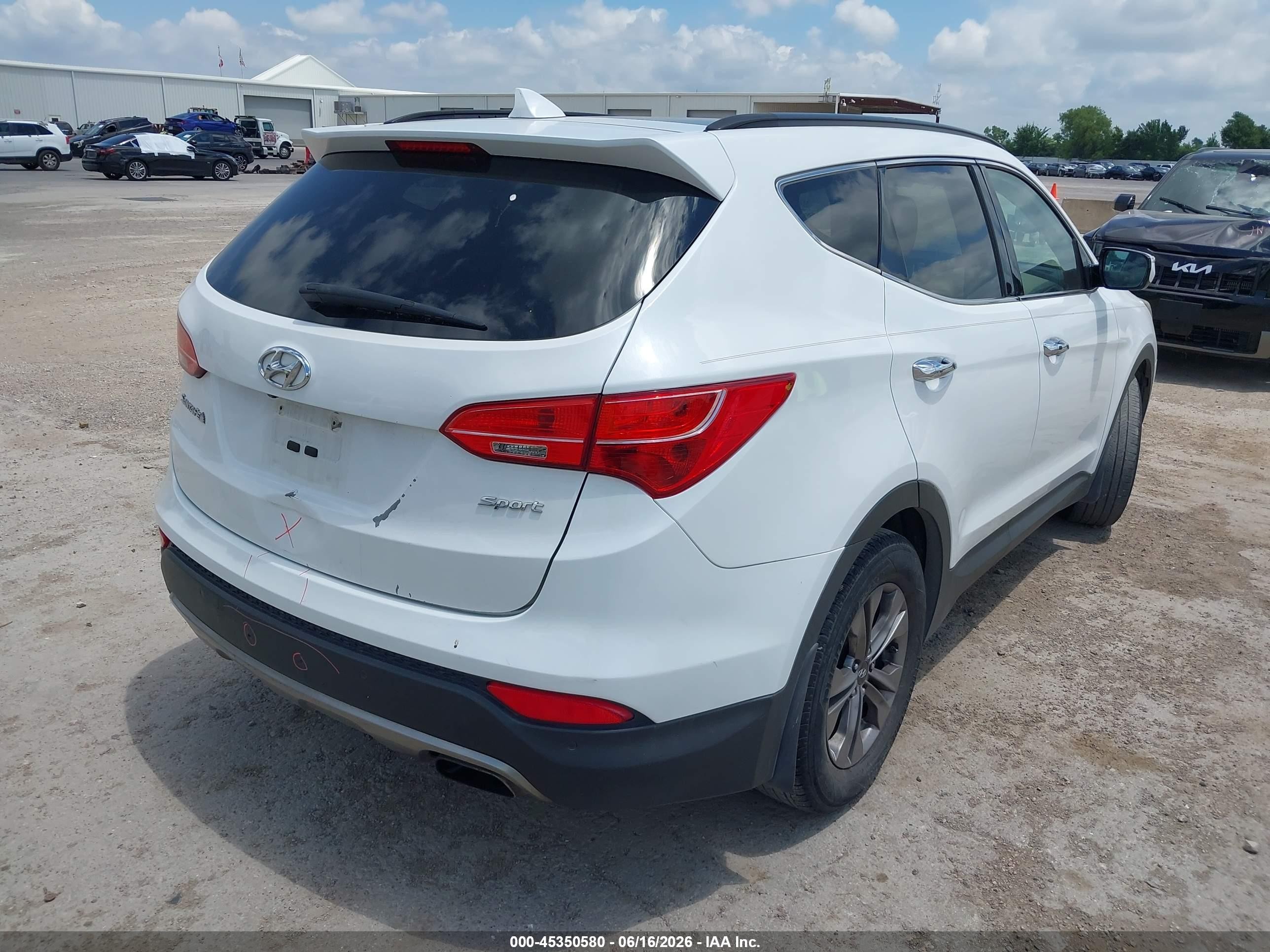 2015 Hyundai Santa Fe Sport 2.4l Белый vin: 5XYZU3LB5FG264909