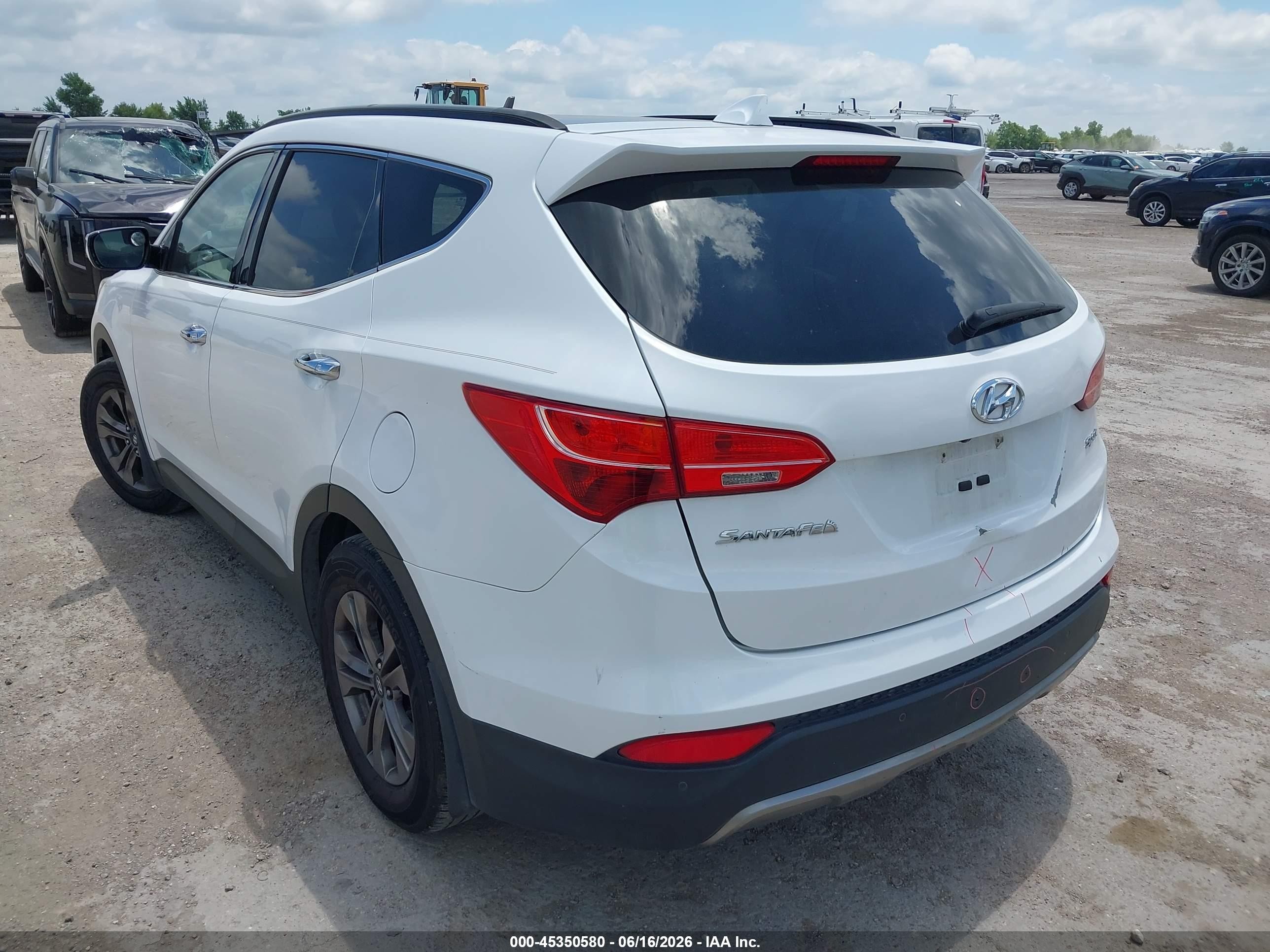 2015 Hyundai Santa Fe Sport 2.4l Белый vin: 5XYZU3LB5FG264909