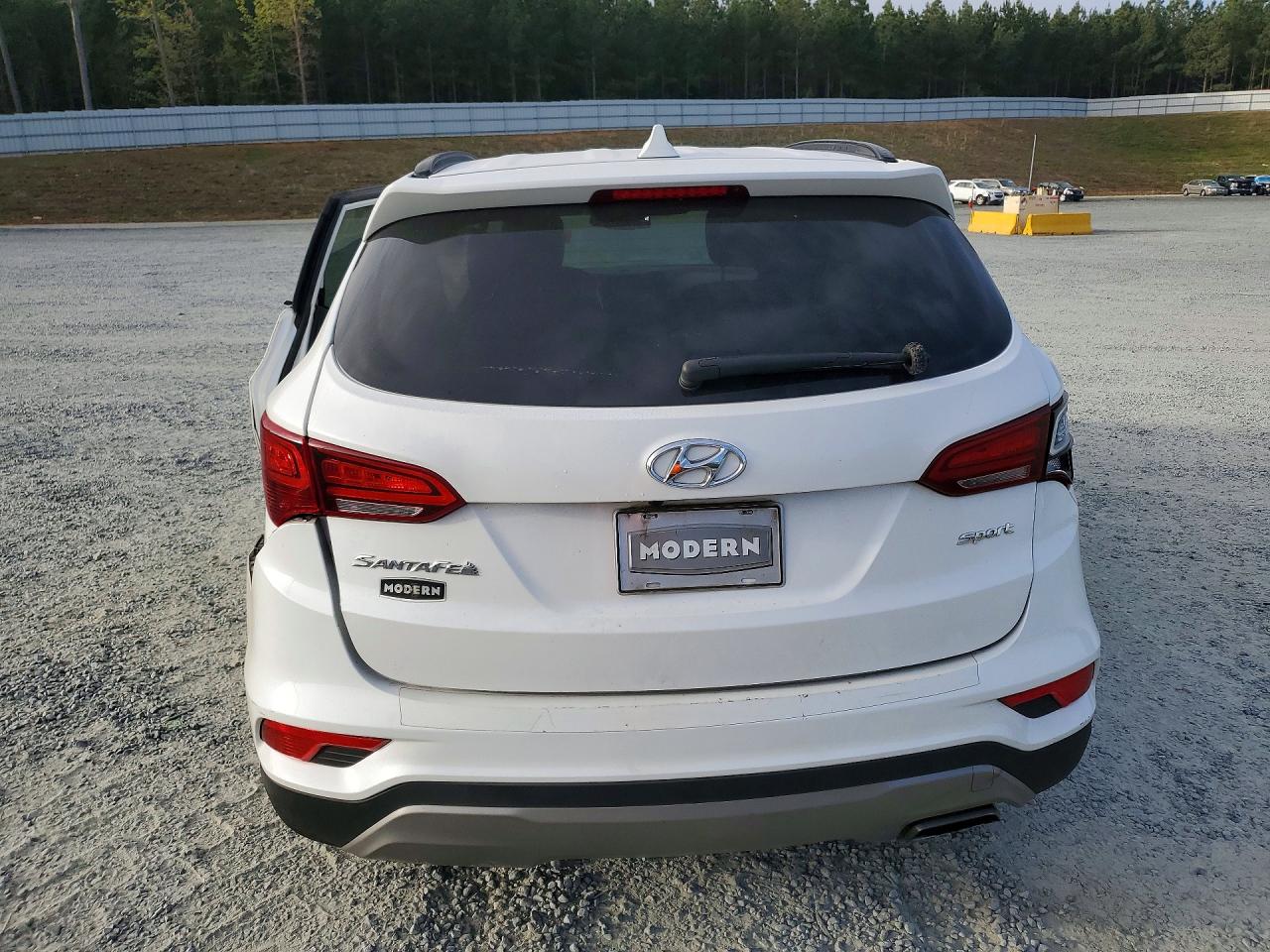 2017 Hyundai Santa Fe Sport 2.4l White vin: 5XYZU3LB5HG426511