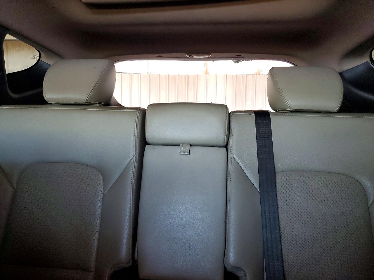 2013 Hyundai Santa Fe Sport White vin: 5XYZU3LB6DG084545