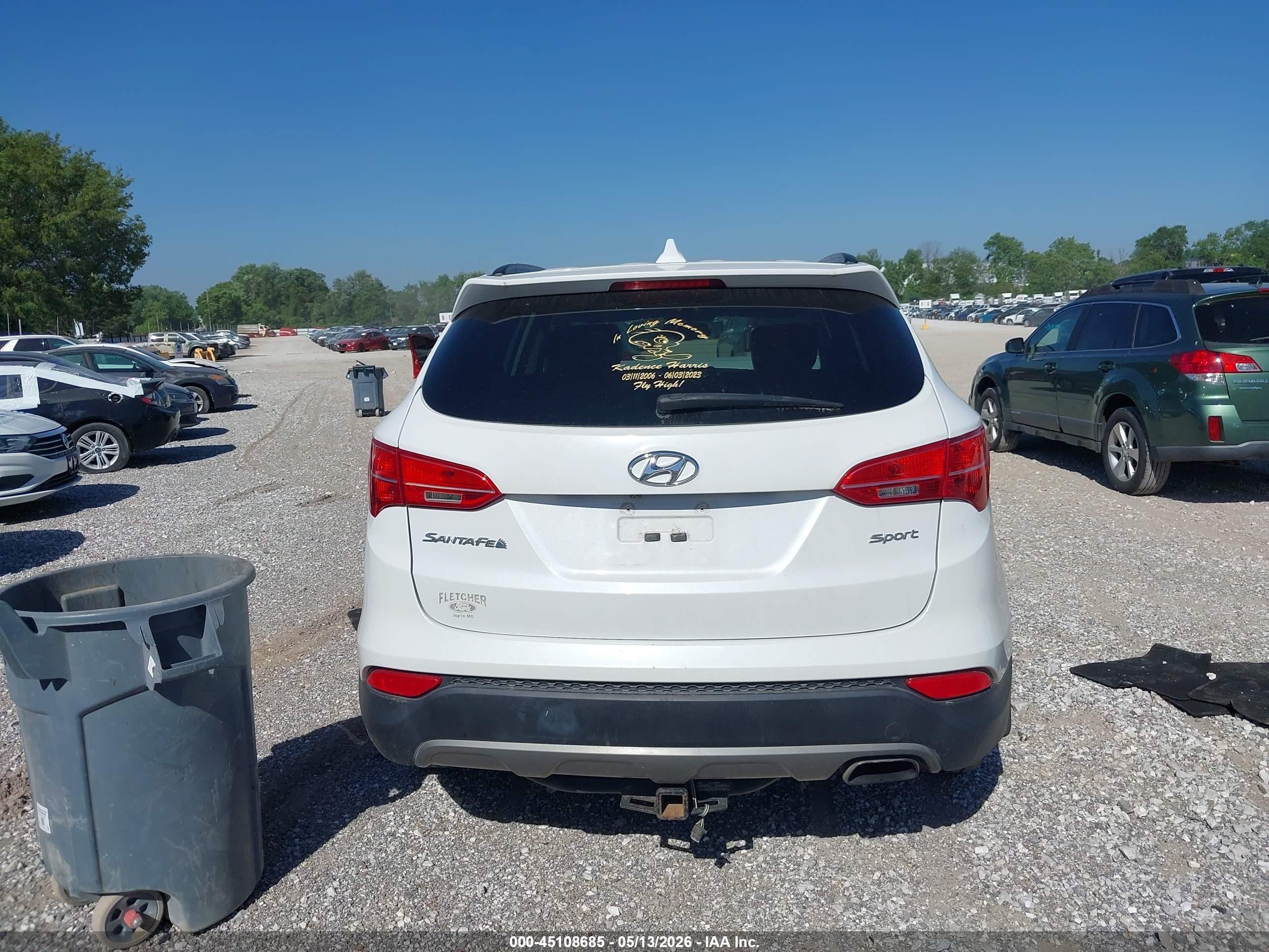 2014 Hyundai Santa Fe Sport 2.4l White vin: 5XYZU3LB6EG208346
