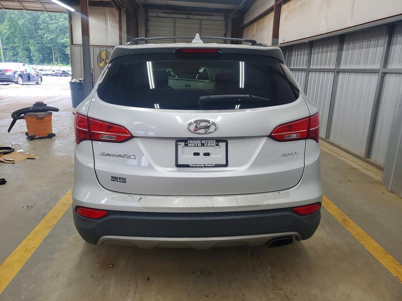 2014 Hyundai Santa Fe Sport 2.4l Silver vin: 5XYZU3LB7EG164745