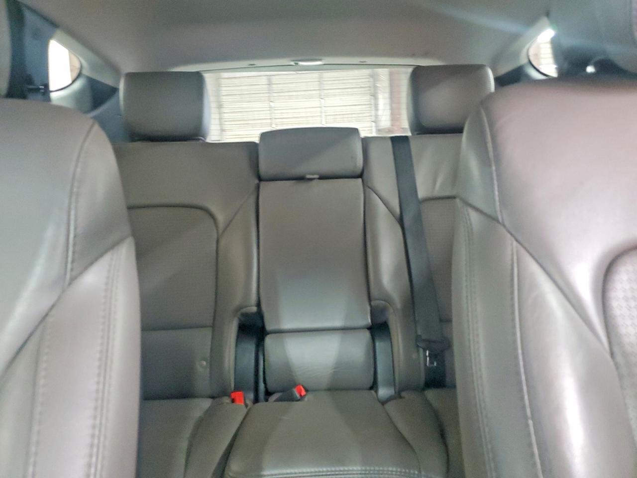 2014 Hyundai Santa Fe Sport 2.4l Silver vin: 5XYZU3LB7EG164745
