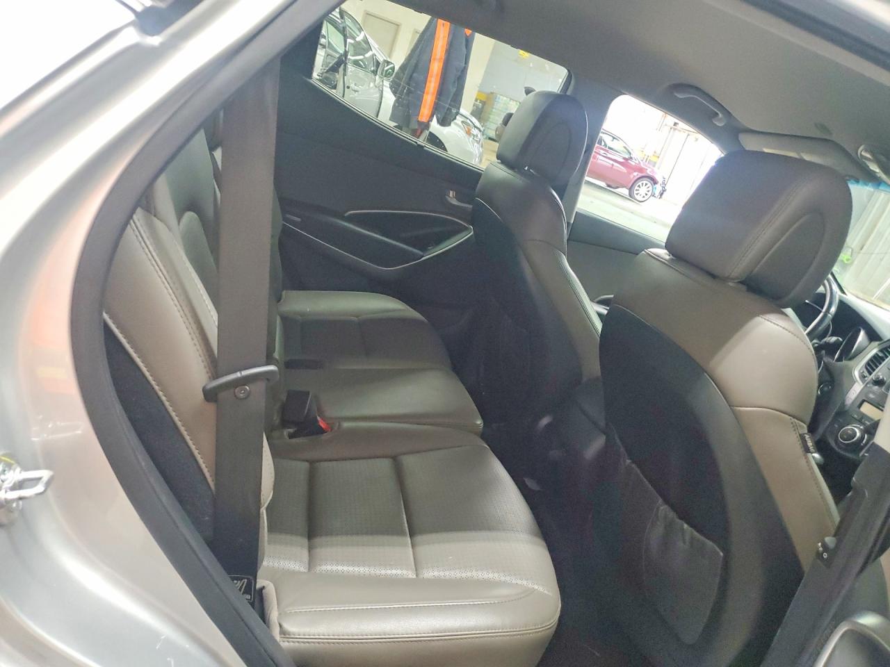 2014 Hyundai Santa Fe Sport 2.4l Silver vin: 5XYZU3LB7EG164745