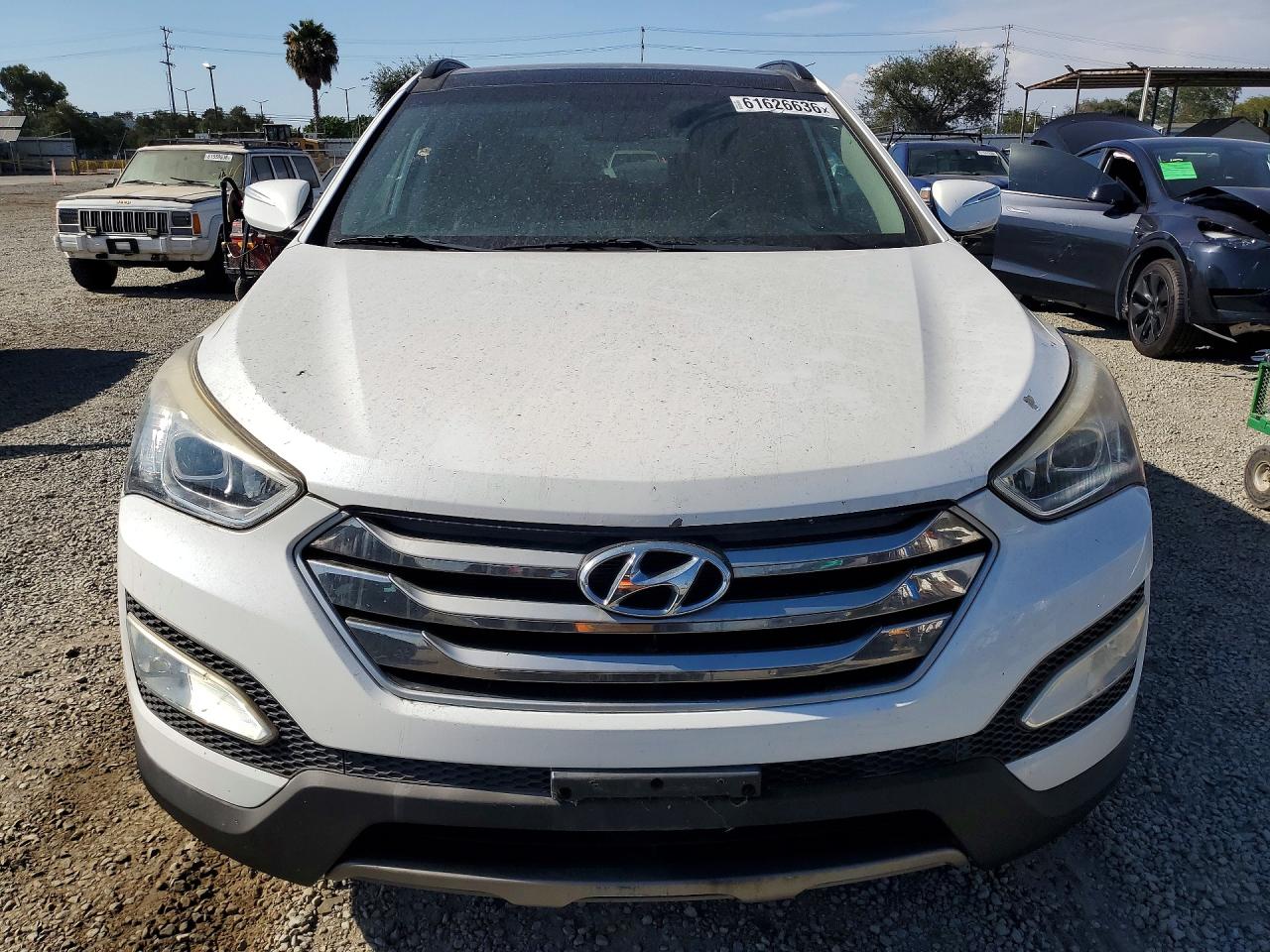 2015 Hyundai Santa Fe Sport 2.4l Белый vin: 5XYZU3LB7FG256438