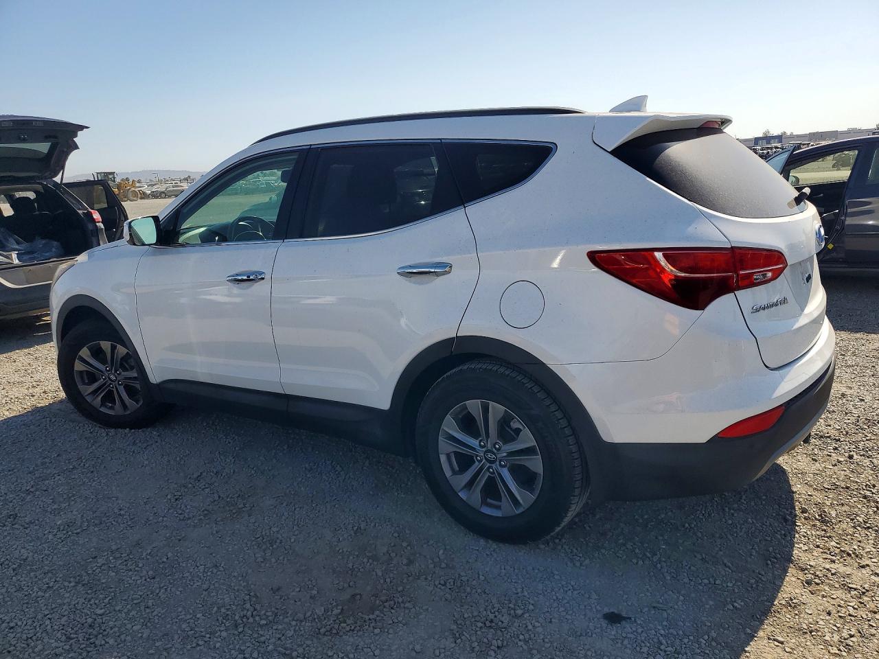 2015 Hyundai Santa Fe Sport 2.4l Белый vin: 5XYZU3LB7FG256438