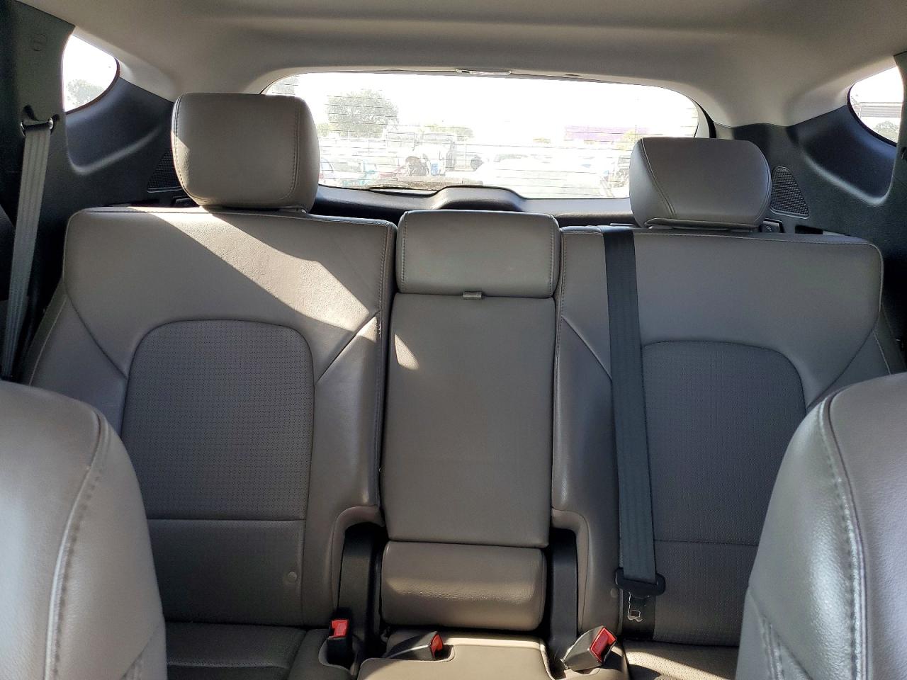 2015 Hyundai Santa Fe Sport 2.4l Белый vin: 5XYZU3LB7FG256438