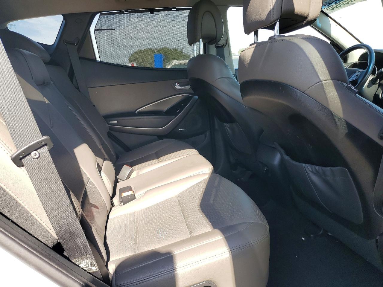 2015 Hyundai Santa Fe Sport 2.4l Белый vin: 5XYZU3LB7FG256438