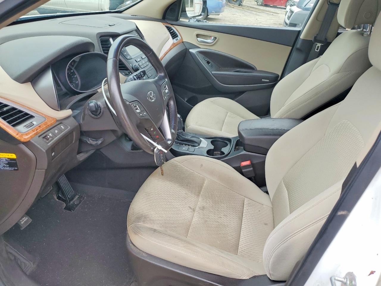 2013 Hyundai Santa Fe Sport 2.4l White vin: 5XYZU3LB8DG033970