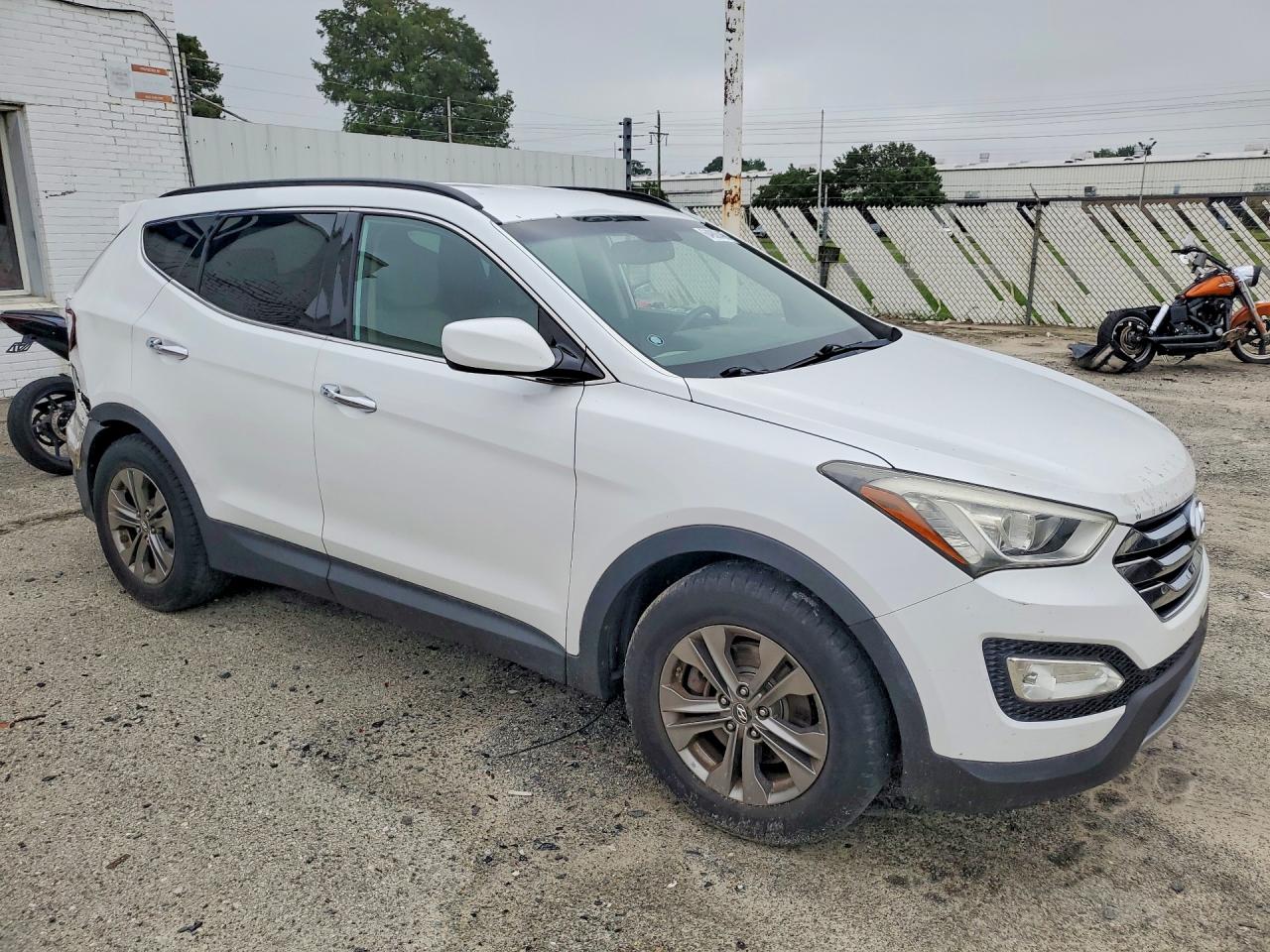 2013 Hyundai Santa Fe Sport 2.4l White vin: 5XYZU3LB8DG033970