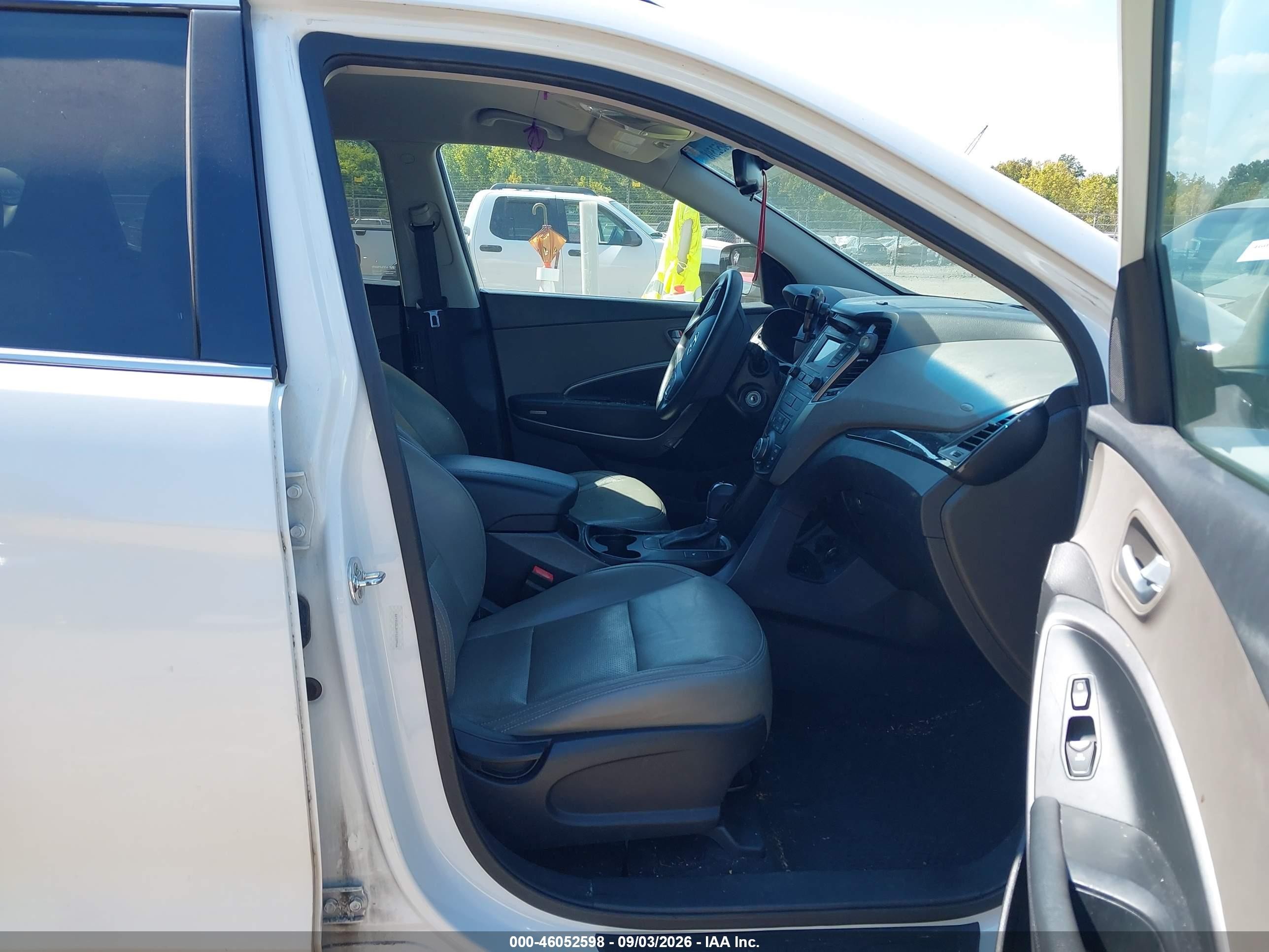 2015 Hyundai Santa Fe Sport 2.4l White vin: 5XYZU3LB8FG238966