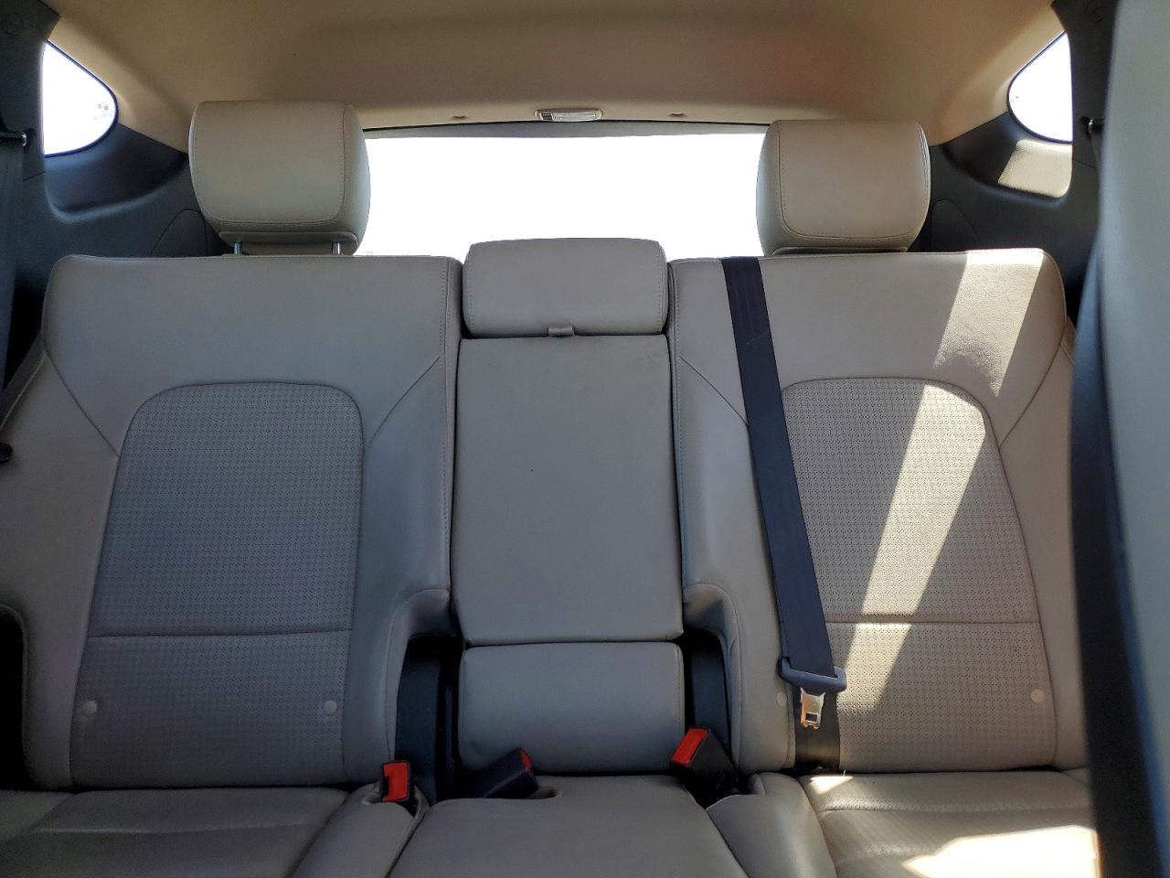 2015 Hyundai Santa Fe Sport 2.4l Серебряный vin: 5XYZU3LB8FG239020