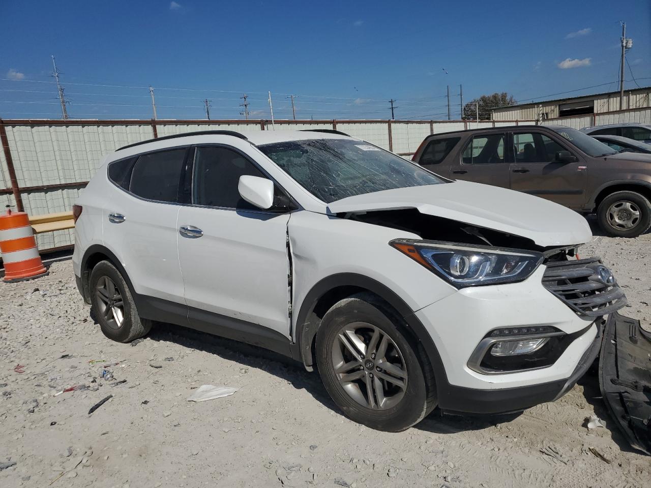 2017 Hyundai Santa Fe Sport White vin: 5XYZU3LB8HG420282