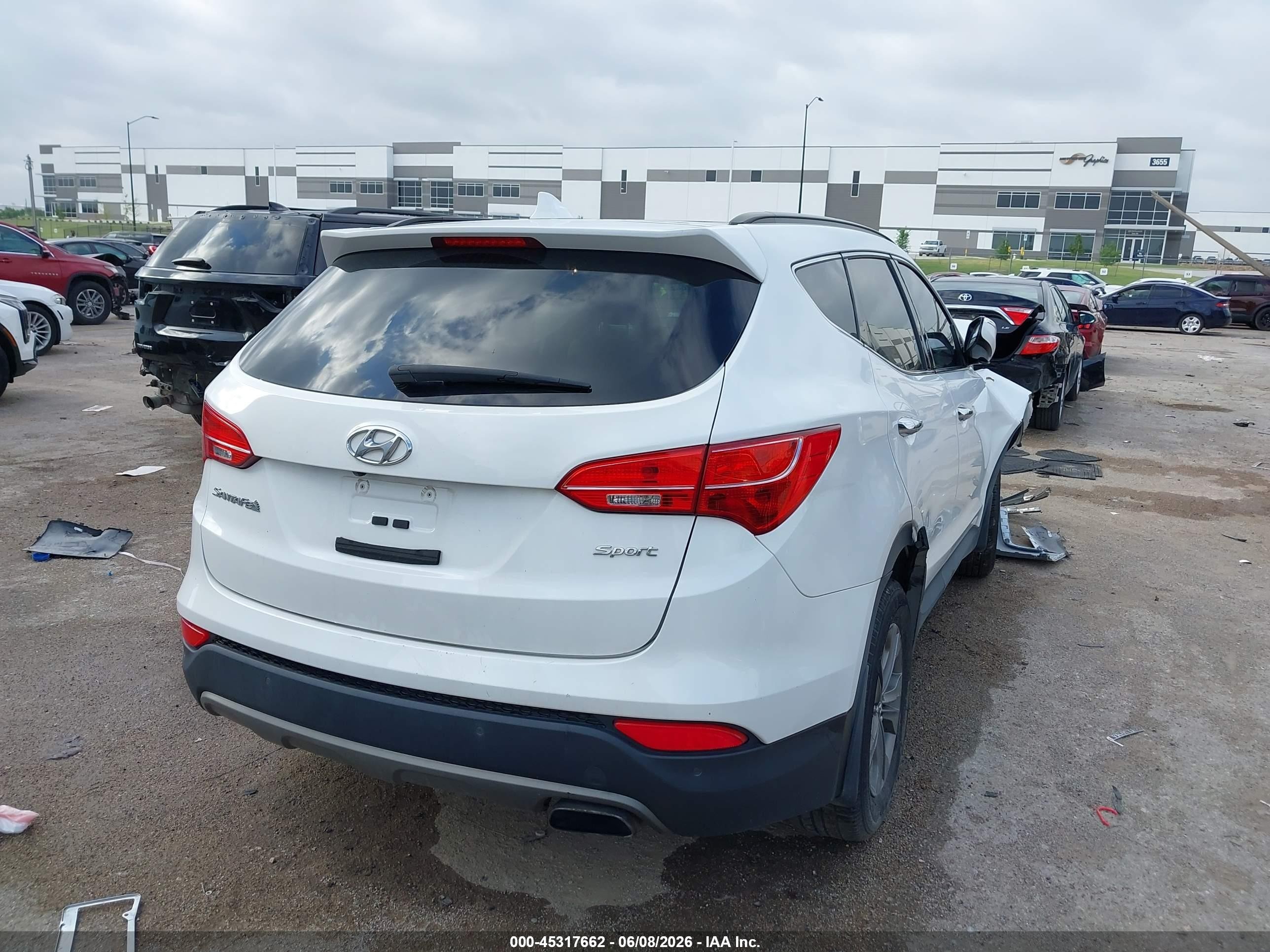 2015 Hyundai Santa Fe Sport 2.4l Белый vin: 5XYZU3LB9FG237664