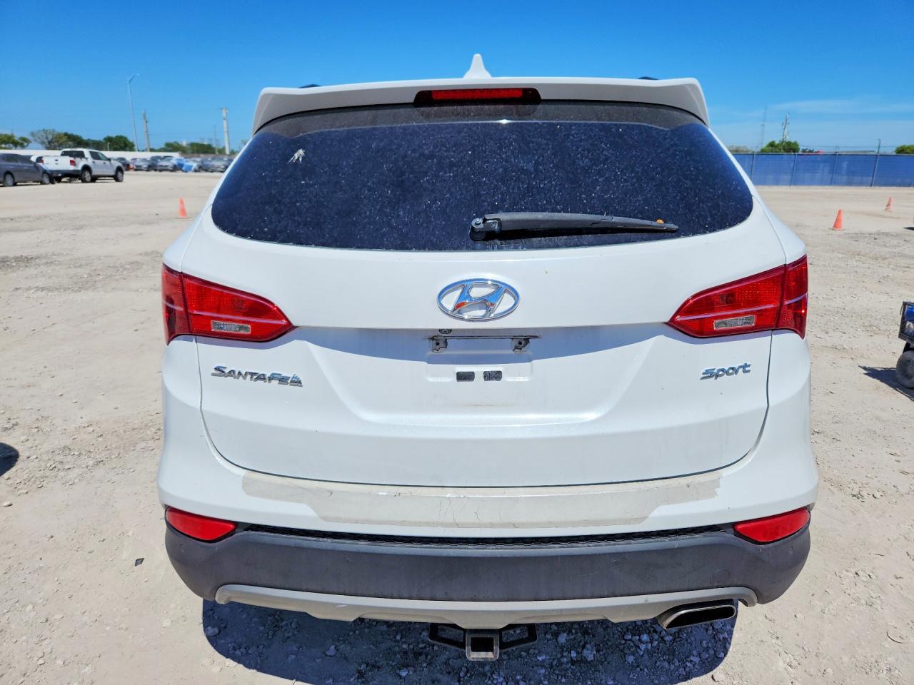 2015 Hyundai Santa Fe Sport 2.4l Белый vin: 5XYZU3LB9FG264301
