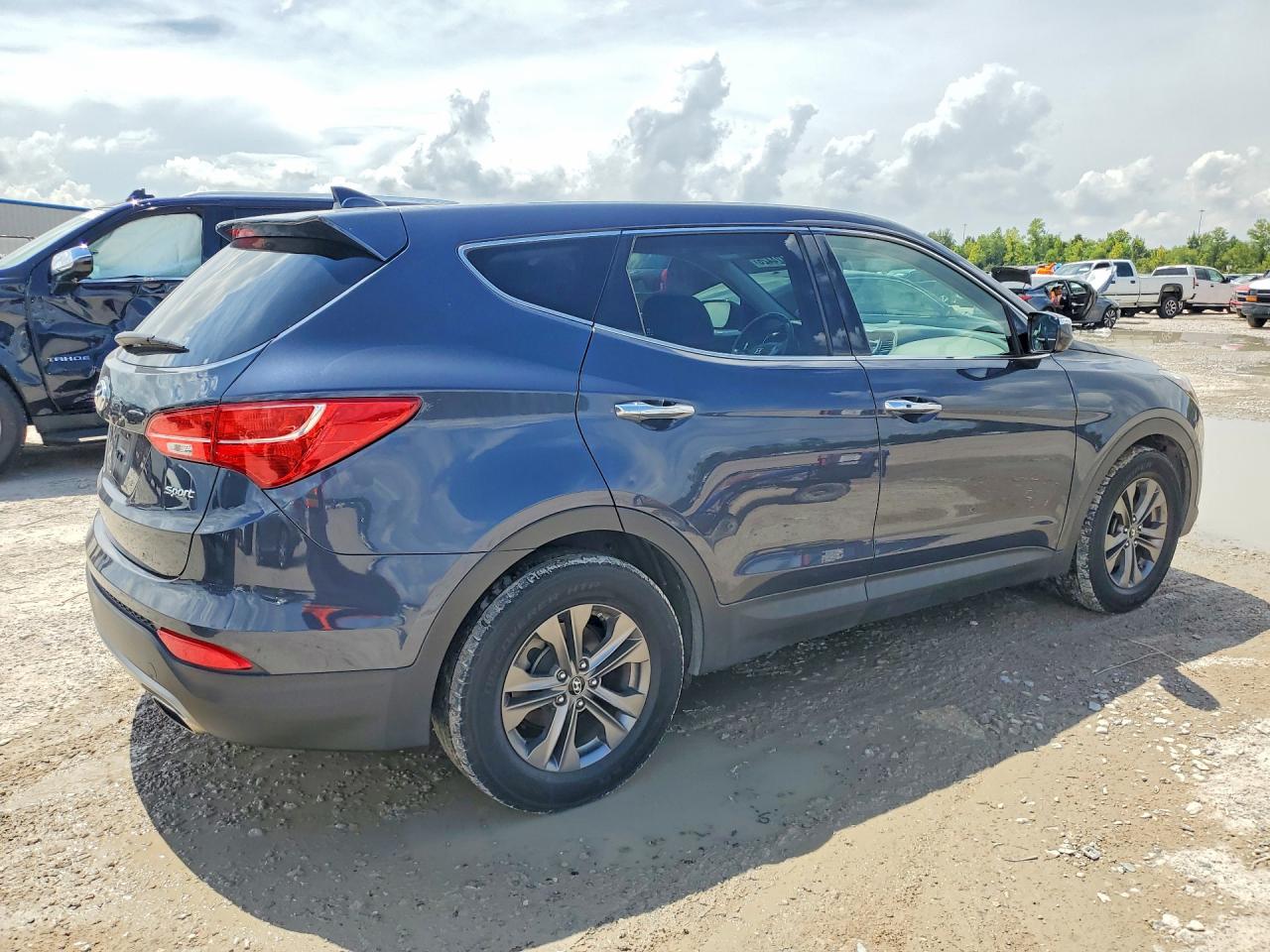 2013 Hyundai Santa Fe Sport 2.4l Blue vin: 5XYZU3LBXDG007130