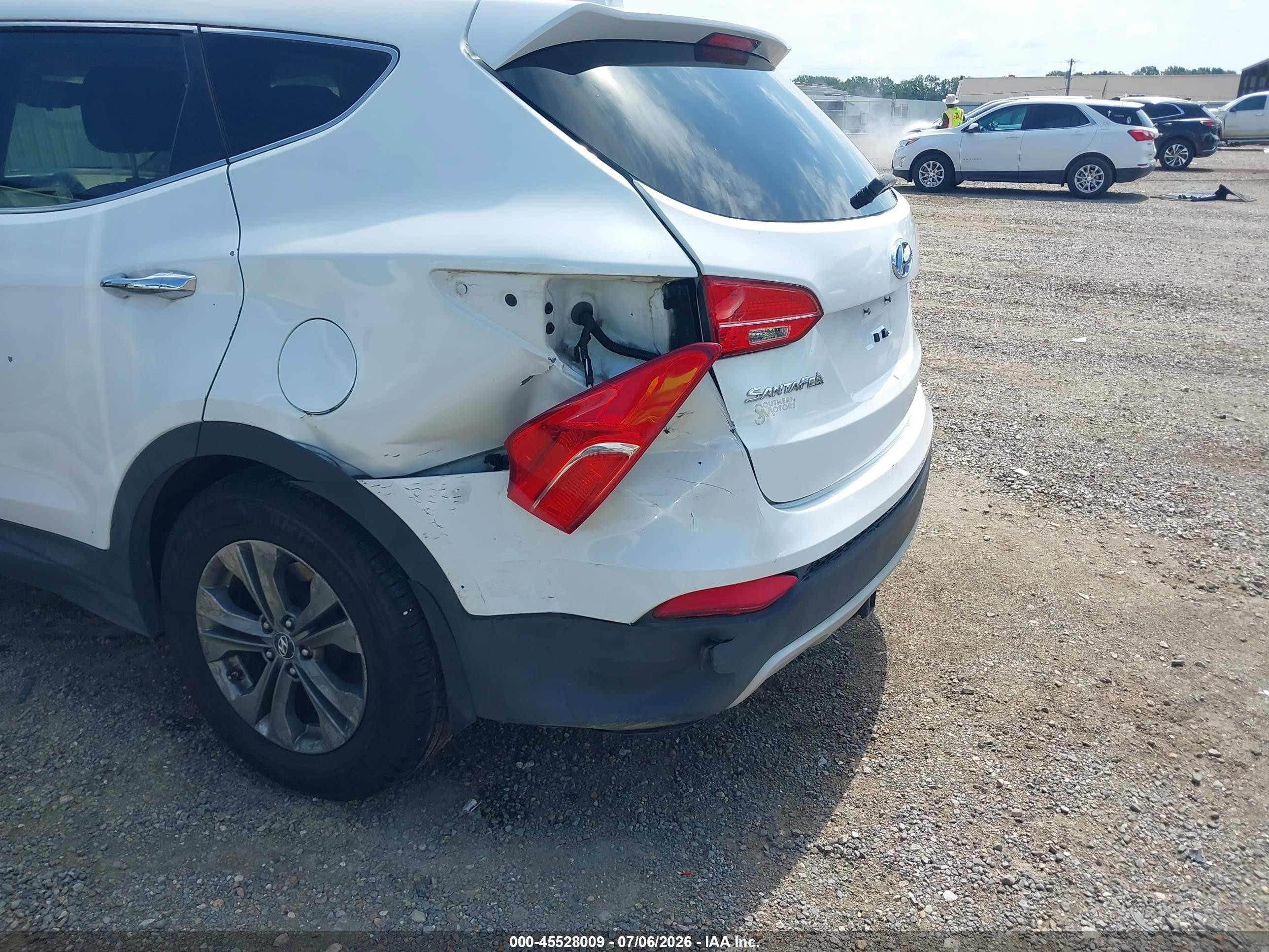 2013 Hyundai Santa Fe Sport White vin: 5XYZU3LBXDG114761