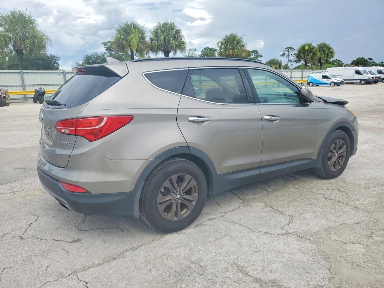 2014 Hyundai Santa Fe Sport 2.4l Silver vin: 5XYZU3LBXEG232102