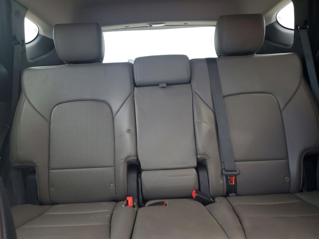 2014 Hyundai Santa Fe Sport 2.4l Silver vin: 5XYZU3LBXEG232102