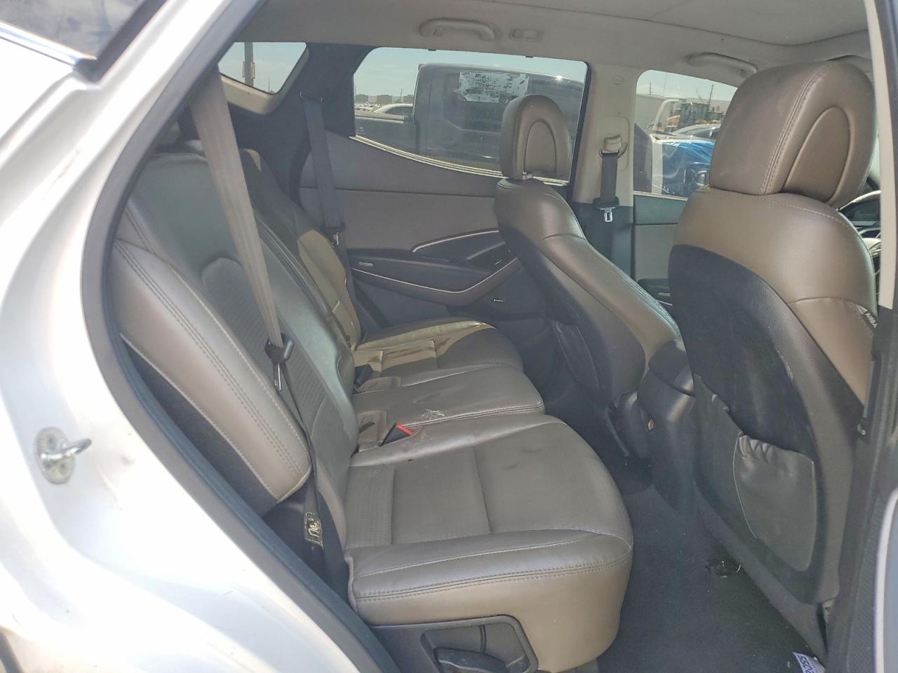 2015 Hyundai Santa Fe Sport 2.4l White vin: 5XYZU3LBXFG254795