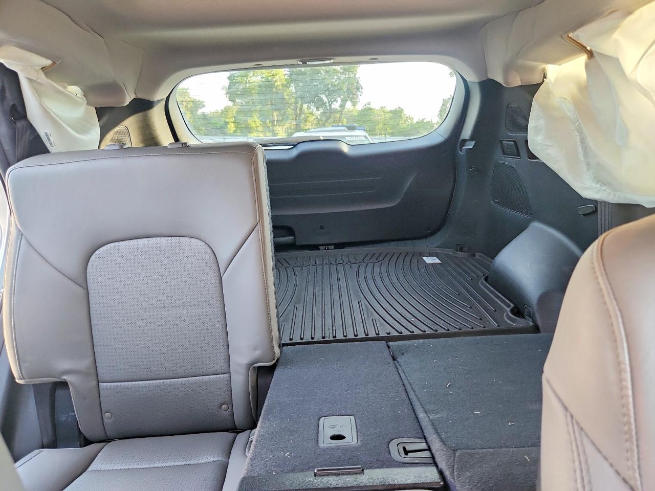2015 Hyundai Santa Fe Sport 2.4l Silver vin: 5XYZU3LBXFG293967
