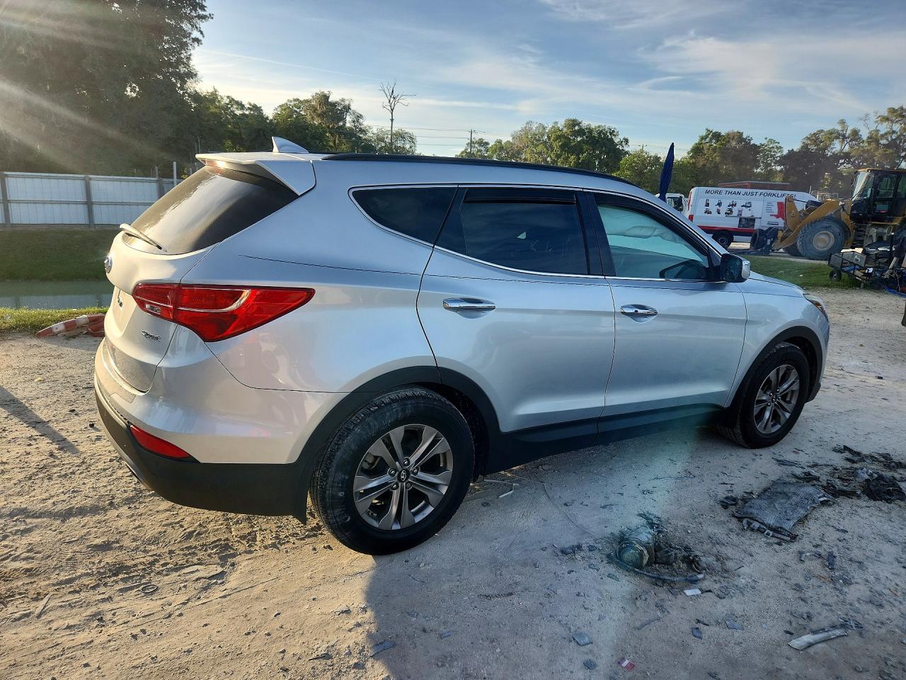 2015 Hyundai Santa Fe Sport 2.4l Silver vin: 5XYZU3LBXFG293967