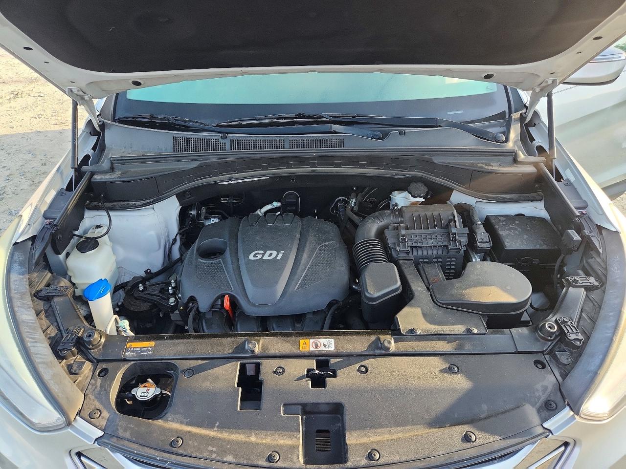 2015 Hyundai Santa Fe Sport 2.4l Silver vin: 5XYZU3LBXFG293967