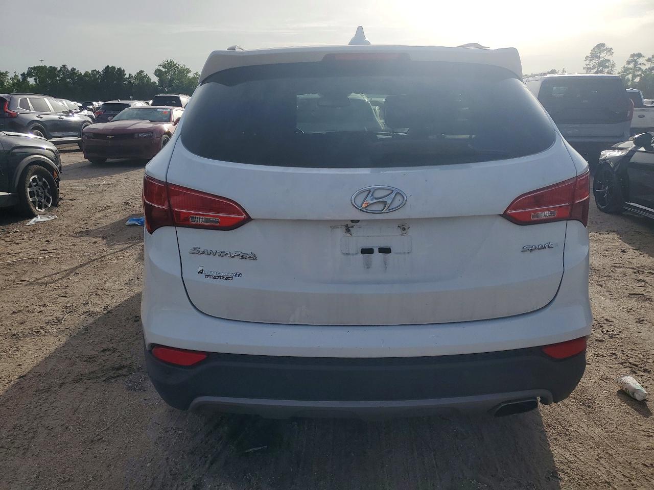 2015 Hyundai Santa Fe Sport 2.4l White vin: 5XYZU3LBXFG298151