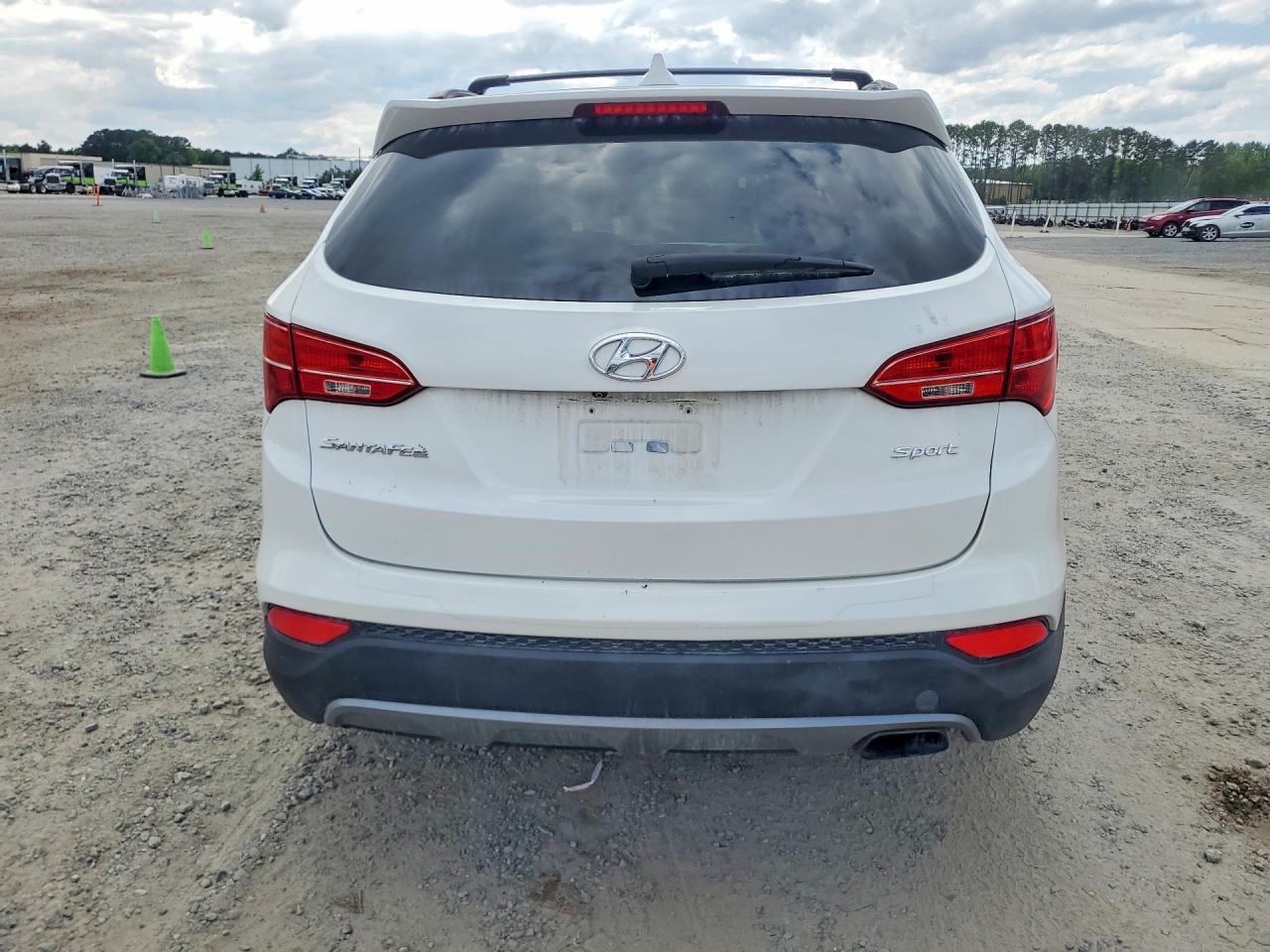 2015 Hyundai Santa Fe Sport 2.4l White vin: 5XYZU3LBXFG305101