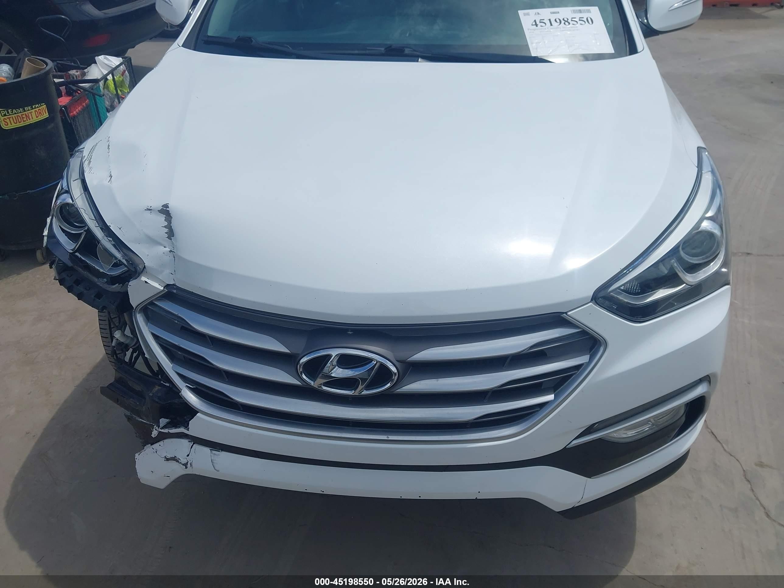 2018 Hyundai Santa Fe Sport 2.0t Белый vin: 5XYZU4LA1JG563772