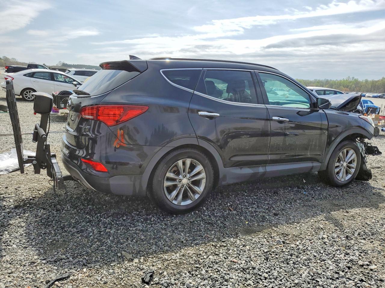 2017 Hyundai Santa Fe Sport 2.0t Черный vin: 5XYZU4LA3HG447032