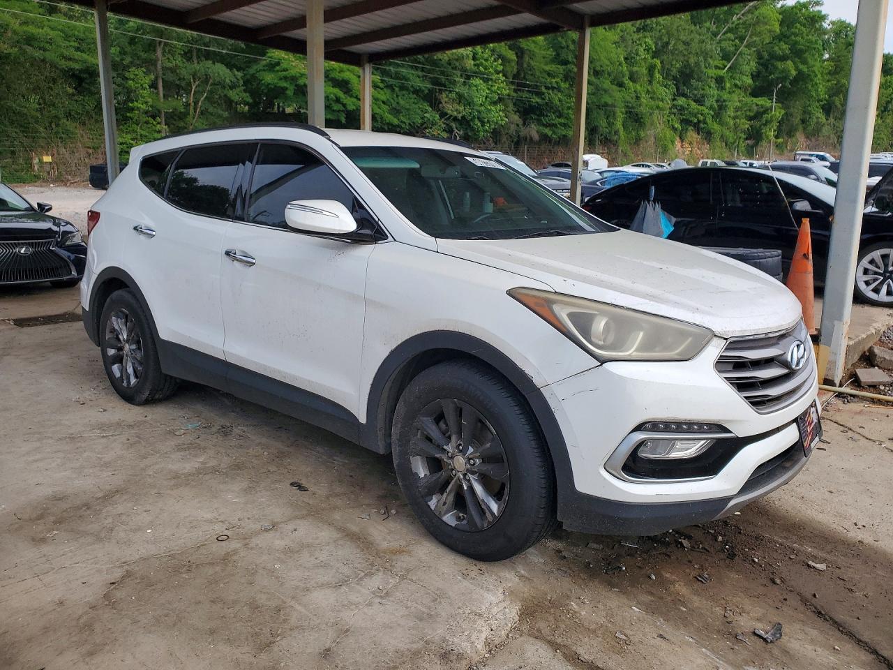 2017 Hyundai Santa Fe Sport 2.0t Белый vin: 5XYZU4LAXHG474177
