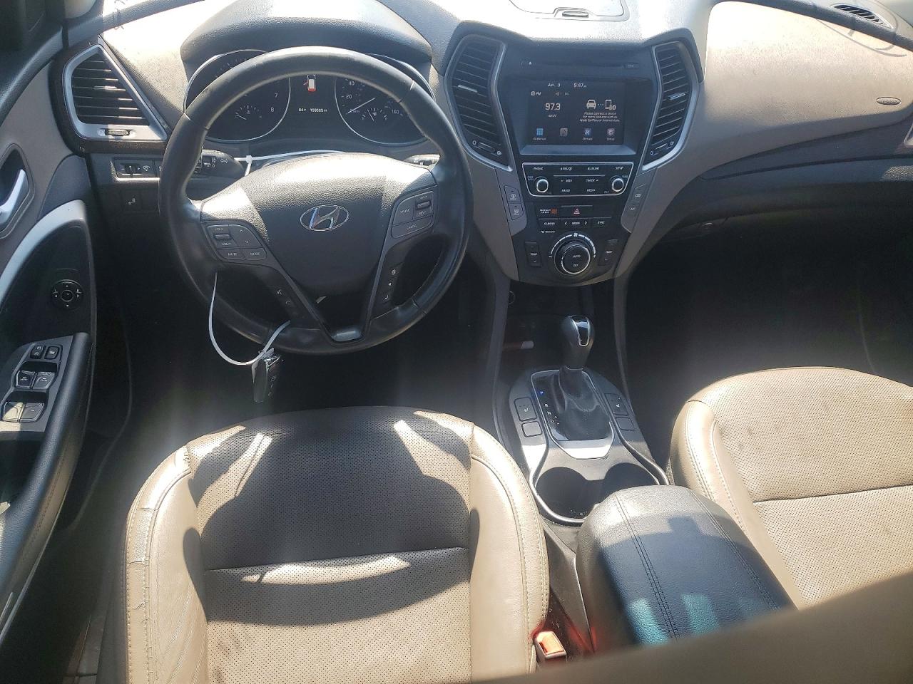 2017 Hyundai Santa Fe Sport 2.0t Белый vin: 5XYZU4LAXHG474177