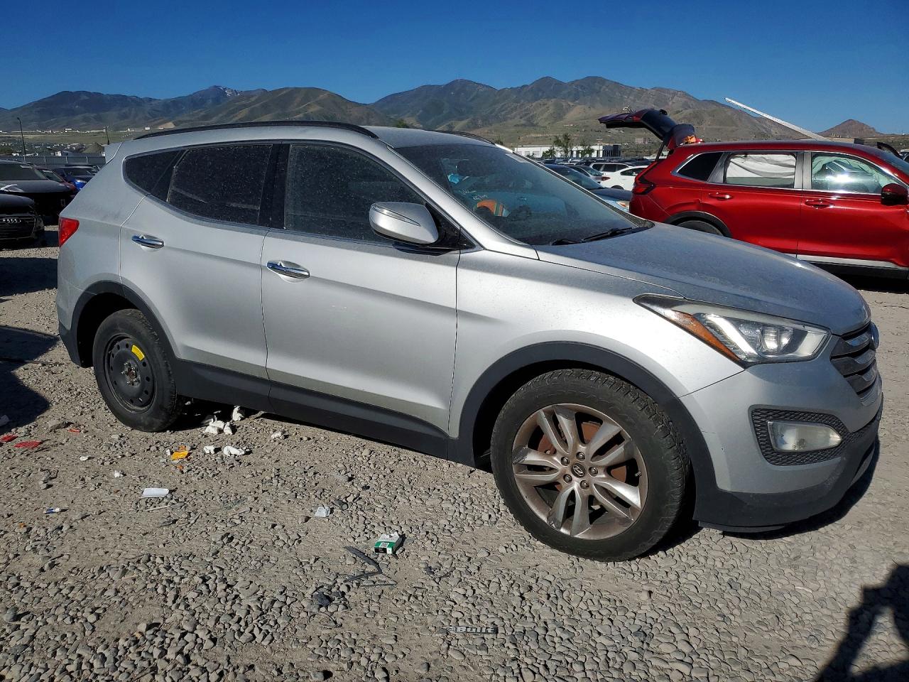 2013 Hyundai Santa Fe Серебряный vin: 5XYZUDLA0DG027352