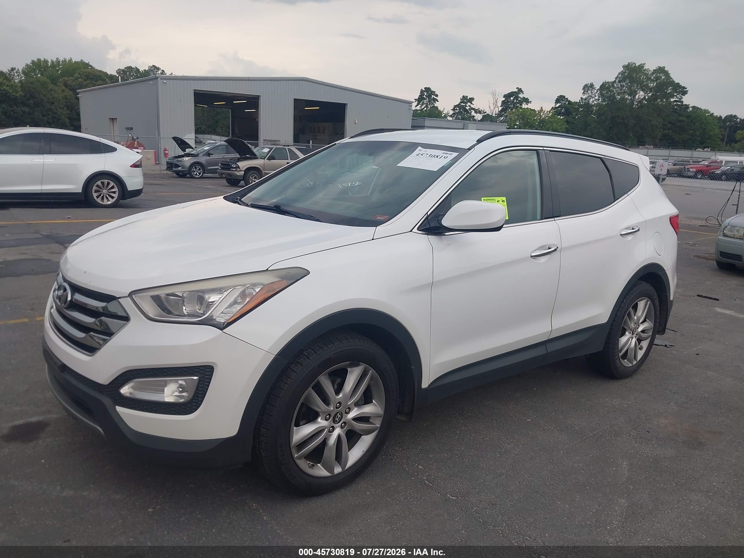 2013 Hyundai Santa Fe Sport 2.0t White vin: 5XYZUDLA0DG055877