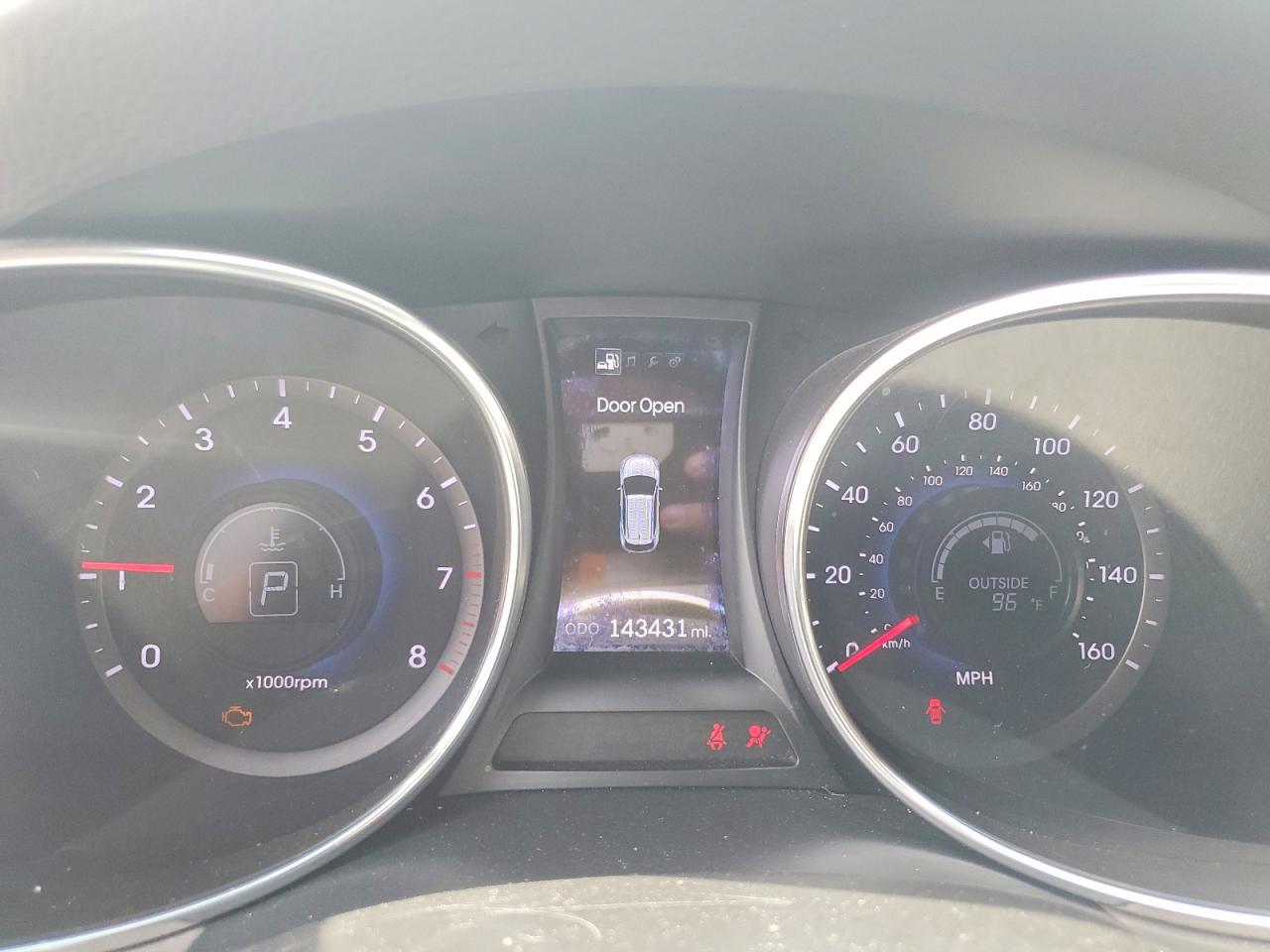 2013 Hyundai Santa Fe Sport 2.0t Silver vin: 5XYZUDLA0DG065910