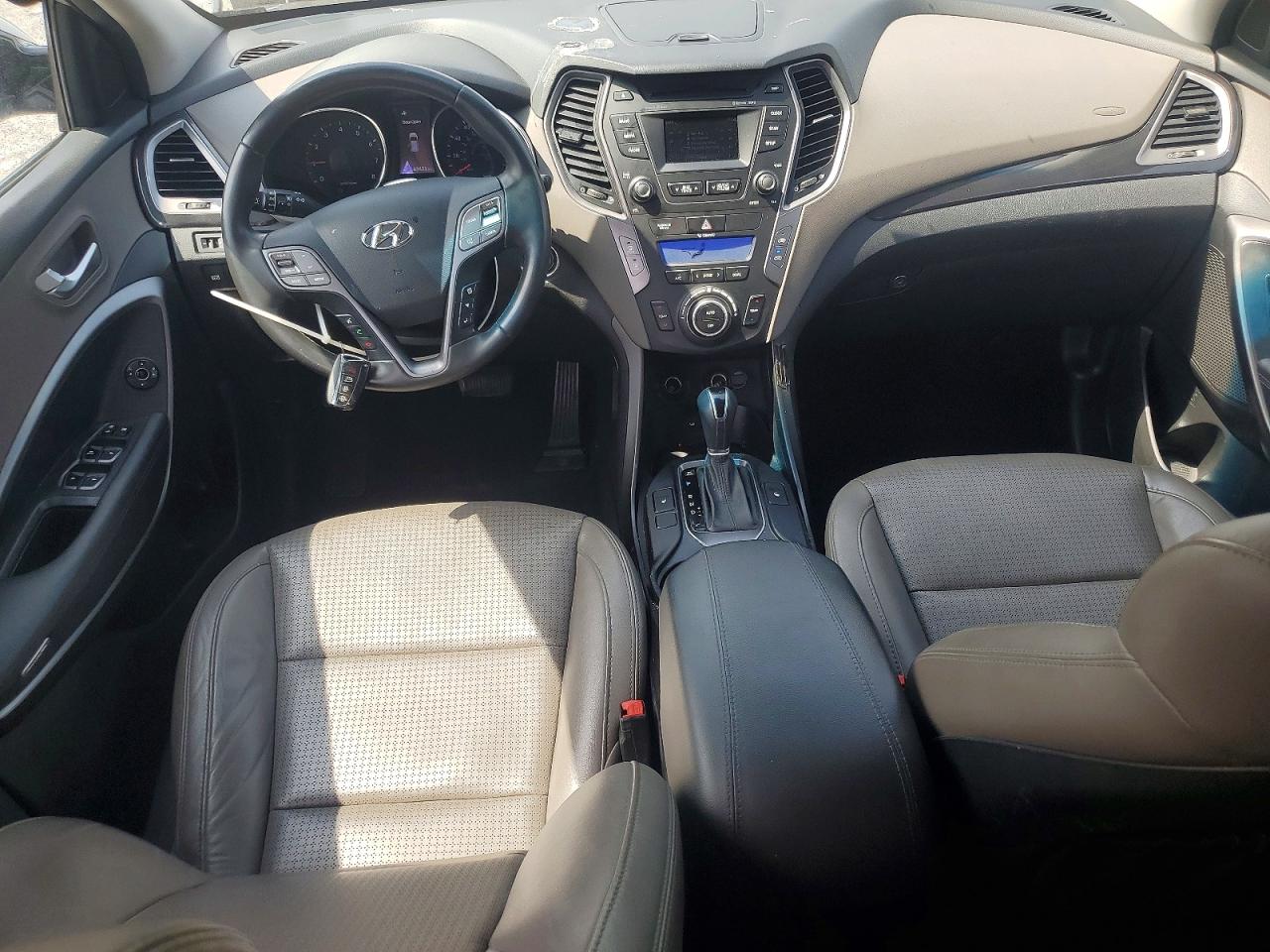 2013 Hyundai Santa Fe Sport 2.0t Silver vin: 5XYZUDLA0DG065910