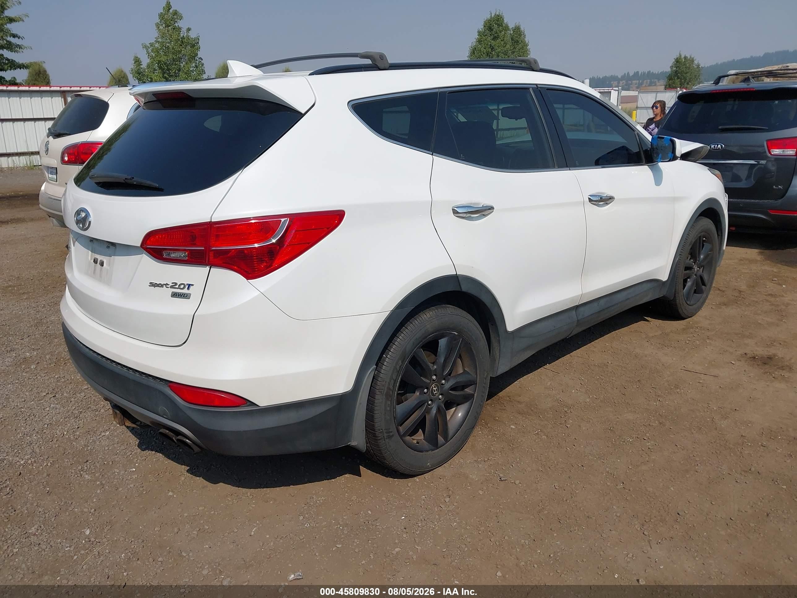 2013 Hyundai Santa Fe Sport 2.0t White vin: 5XYZUDLA1DG013735