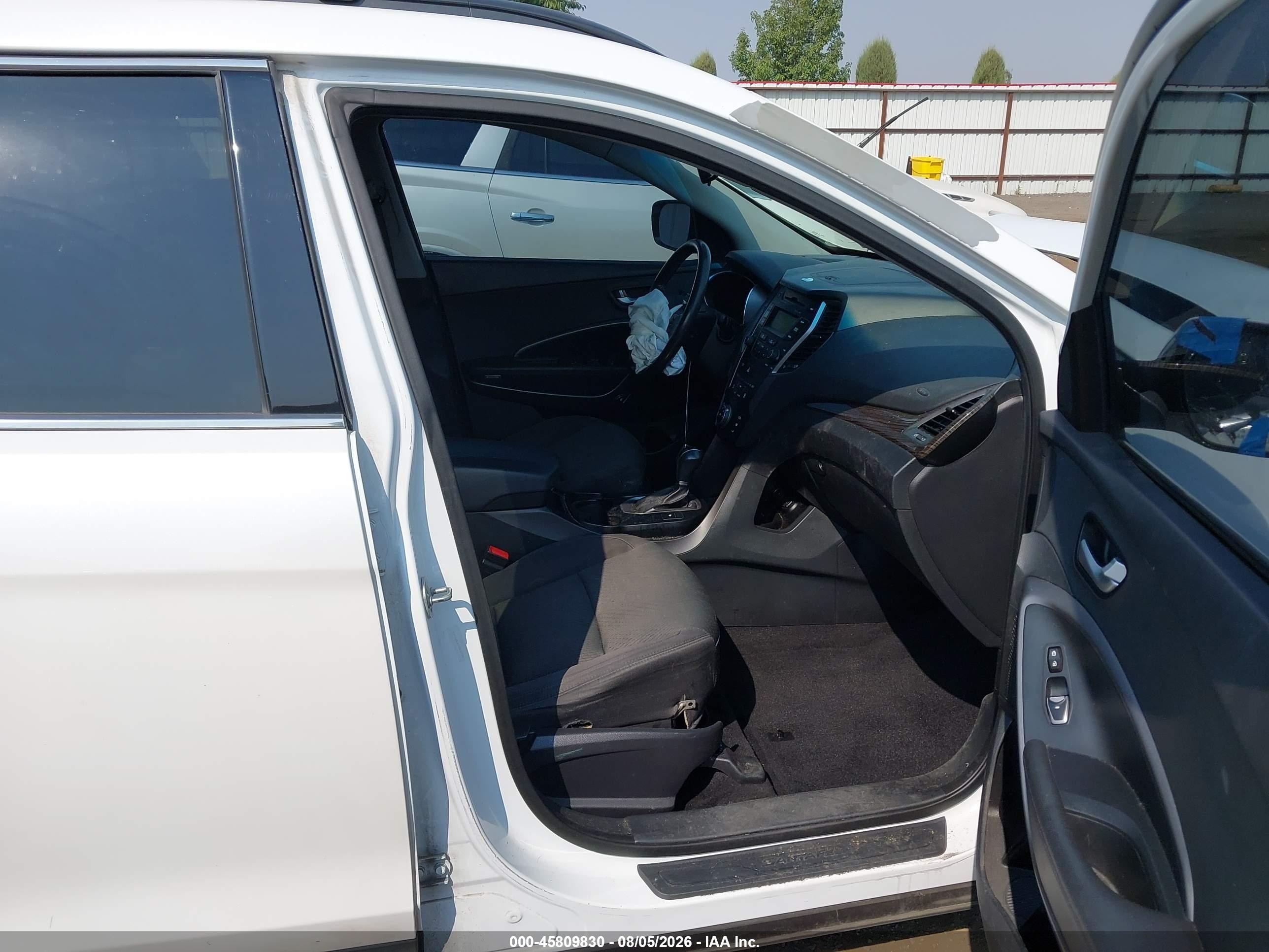 2013 Hyundai Santa Fe Sport 2.0t White vin: 5XYZUDLA1DG013735
