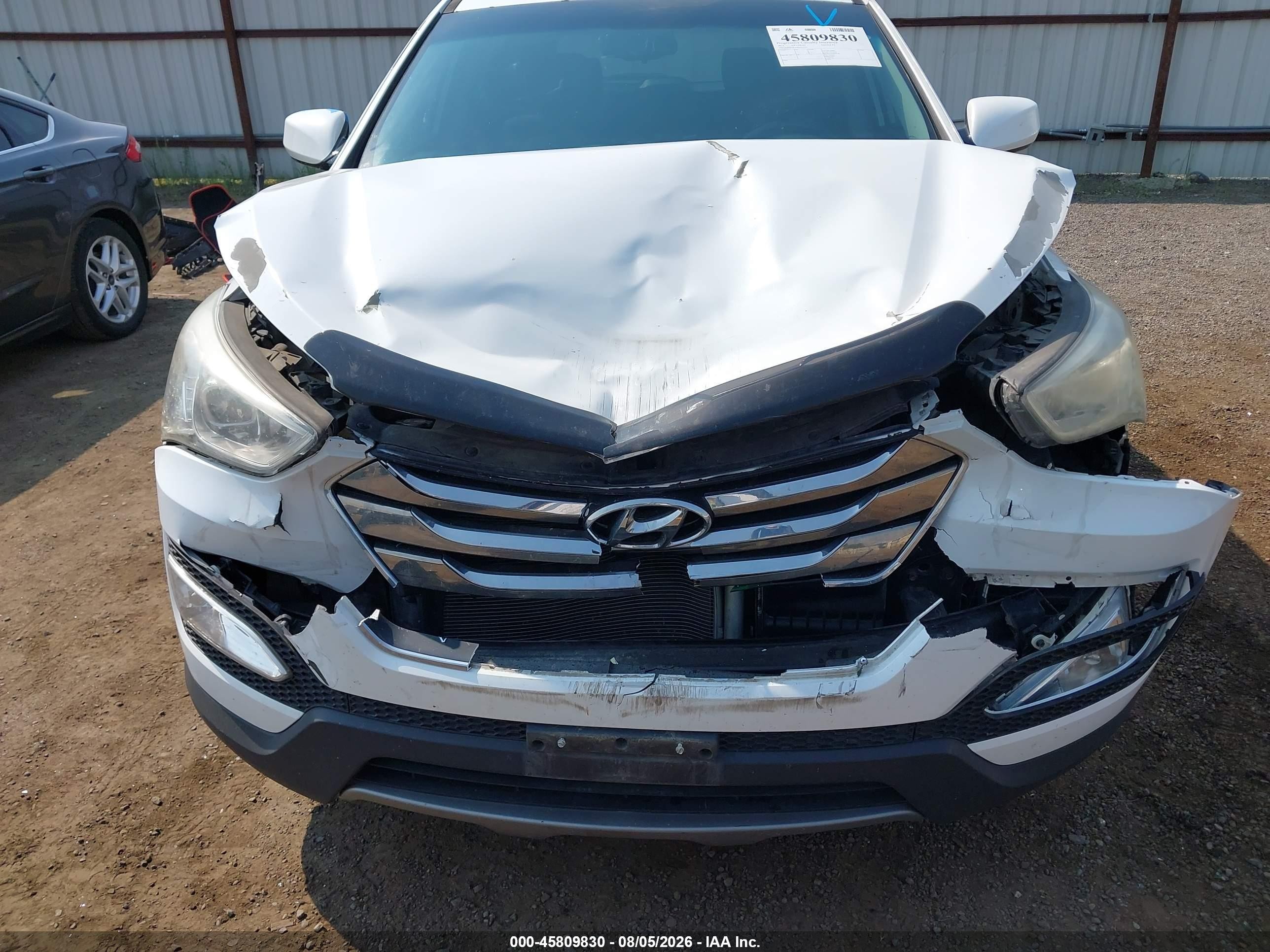 2013 Hyundai Santa Fe Sport 2.0t White vin: 5XYZUDLA1DG013735