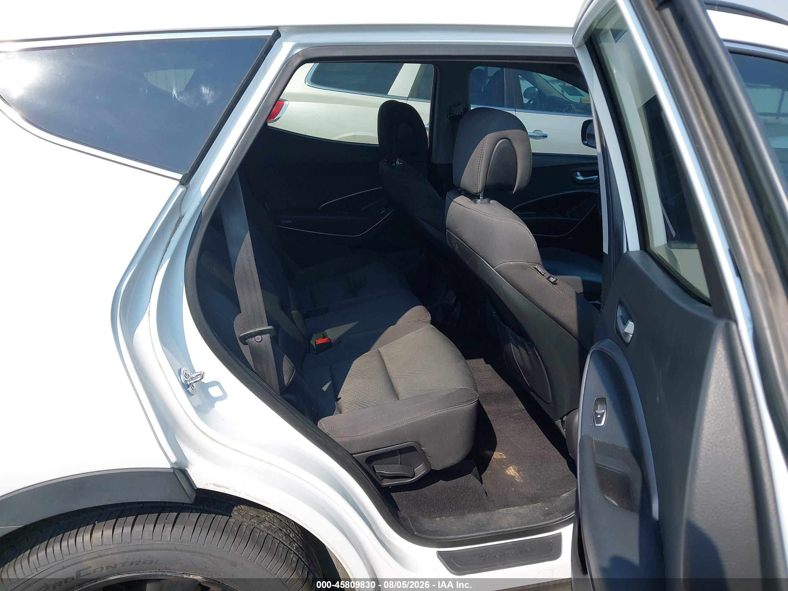 2013 Hyundai Santa Fe Sport 2.0t White vin: 5XYZUDLA1DG013735